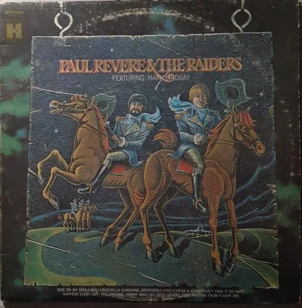 Paul Revere & The Raiders - Paul Revere And The Raiders Featuring Mark Lindsay