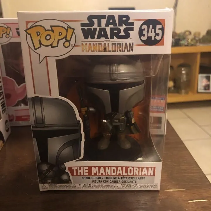 Product image for  The Mandalorian (Gun to the Side)