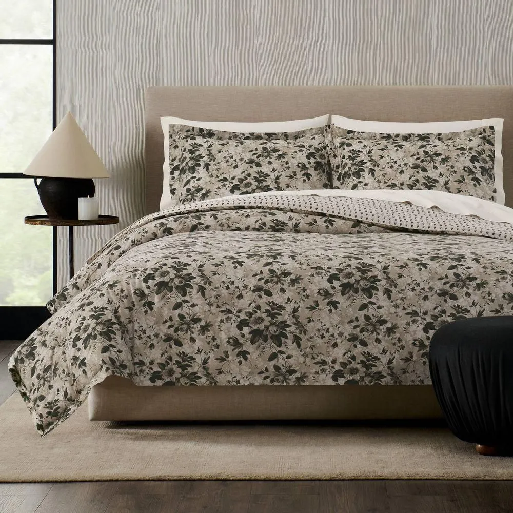 New without box - Jeremiah Brent Home Queen Floral Comforter Black/white
