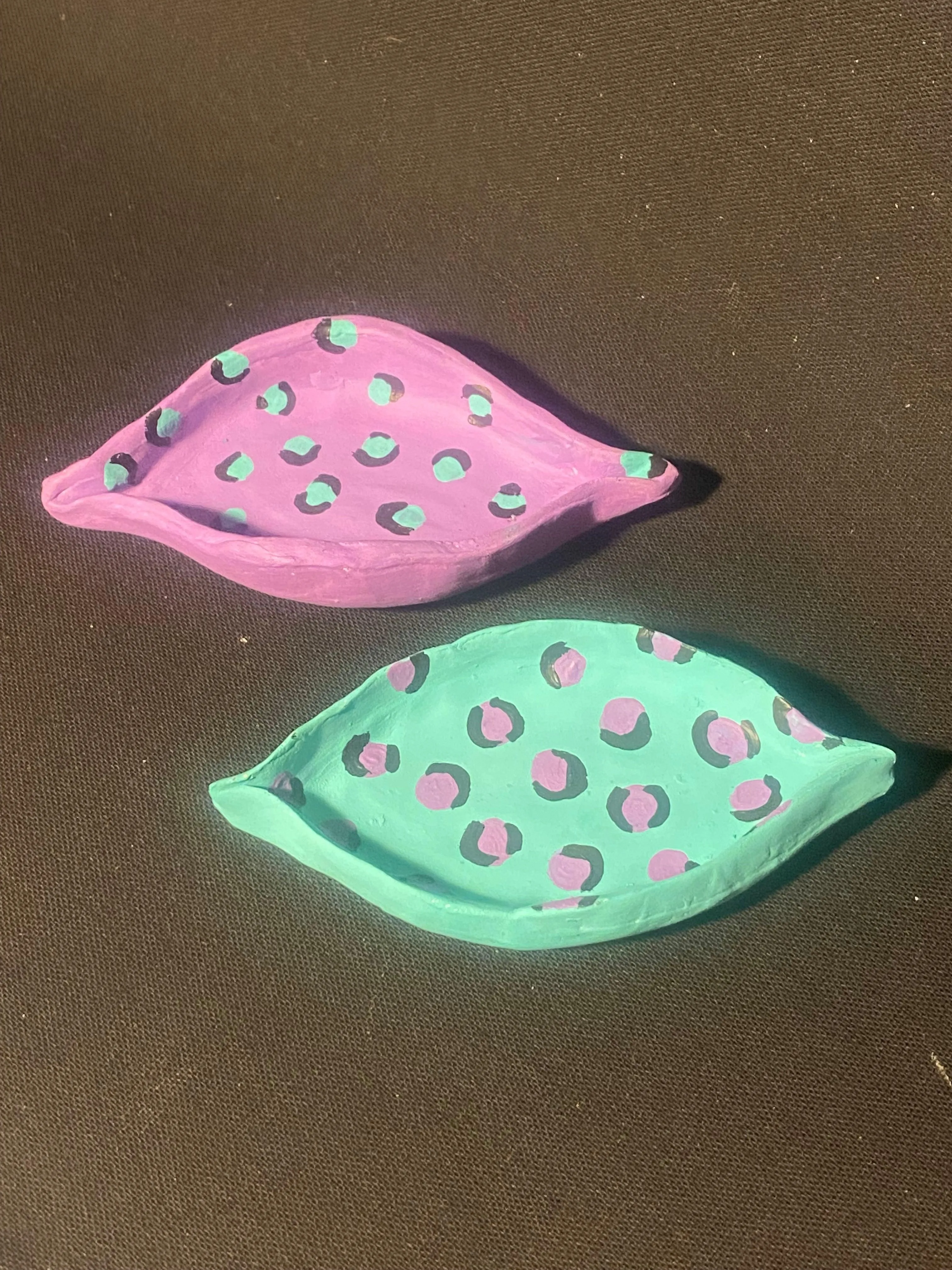 leopard eye dishes pair
