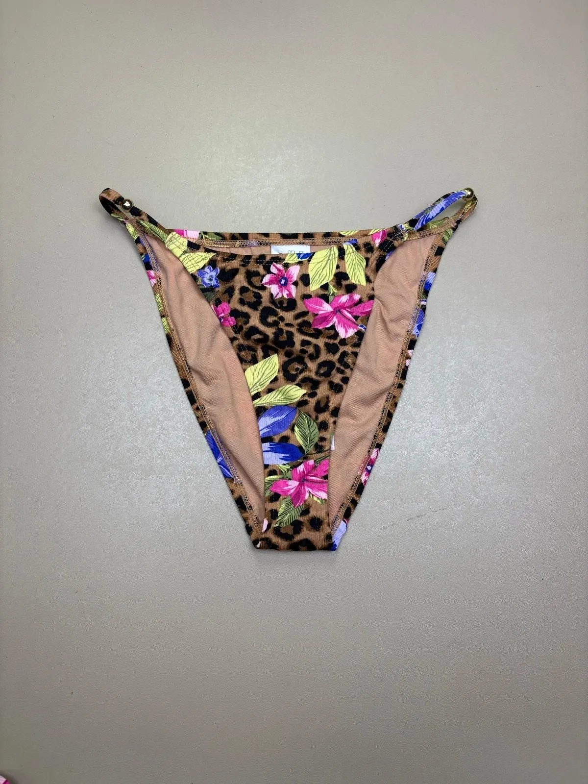 ONhKABVPd0BAJt0rrRMv Picture 0