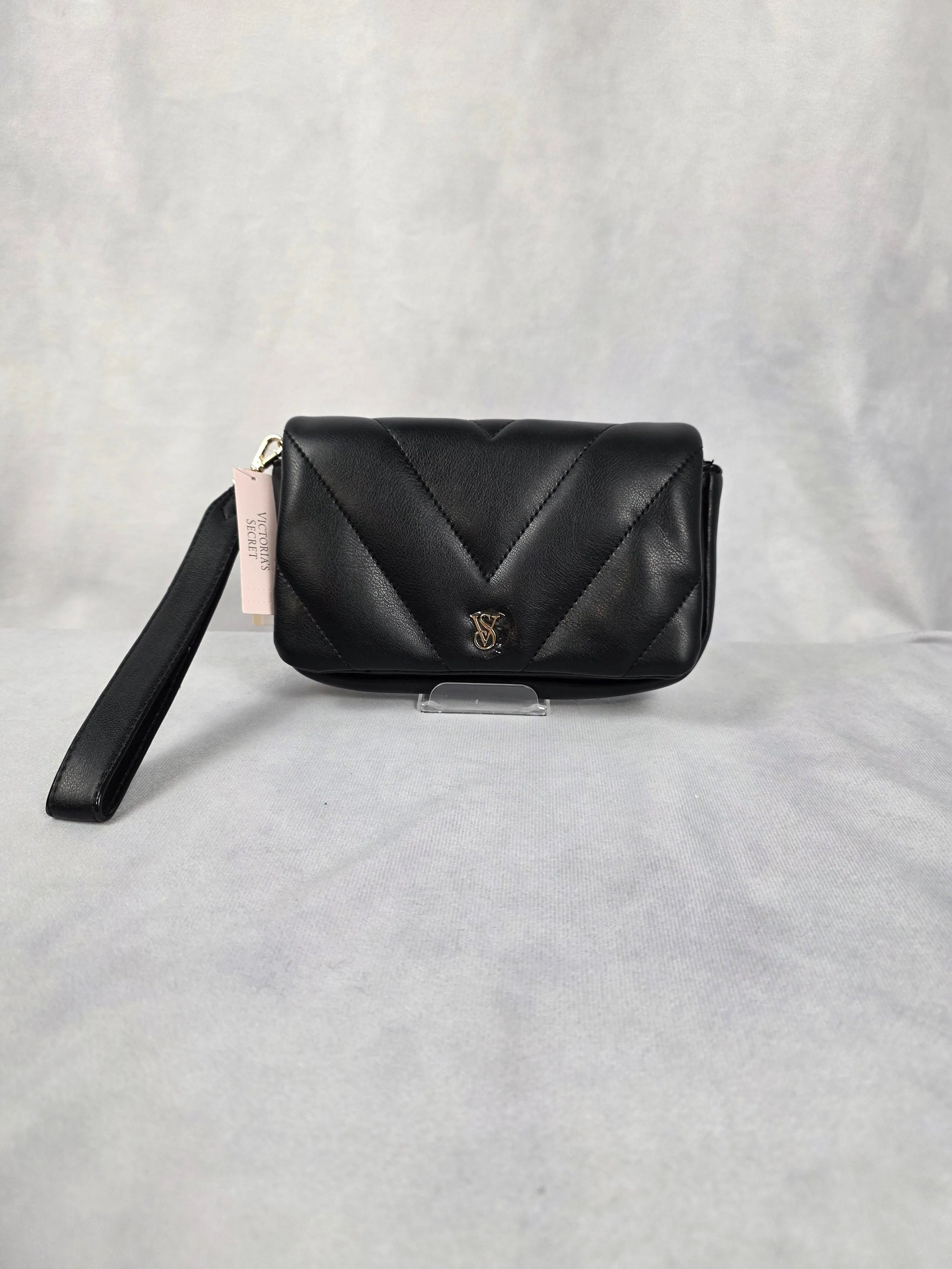 VICTORIA SECRETS BLACK WRISTLET WALLET, NEW WITH TAGS
