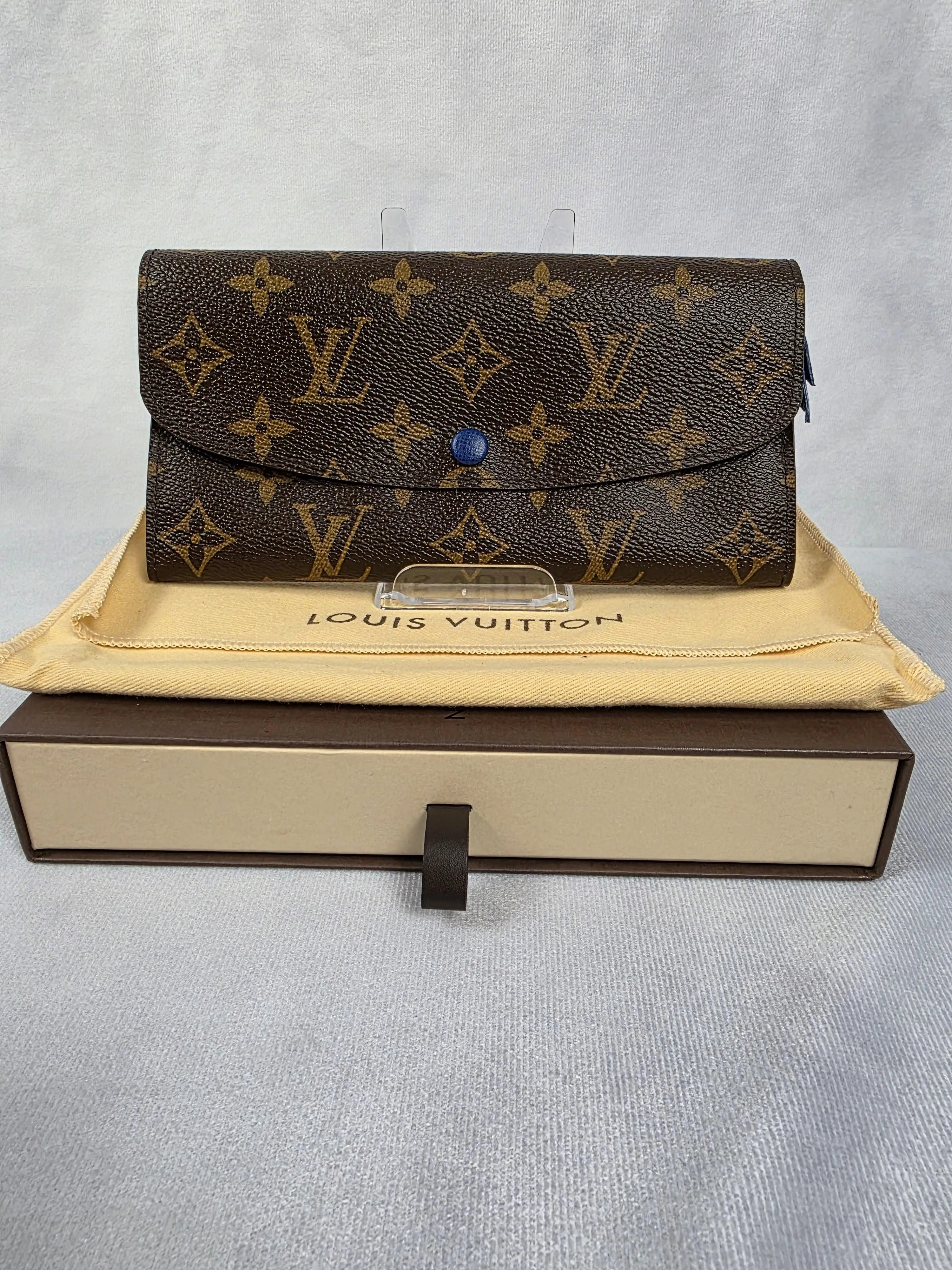 LOUIS VUITTON MONOGRAM EMILIE WALLET WITH BLUE INTERIOR