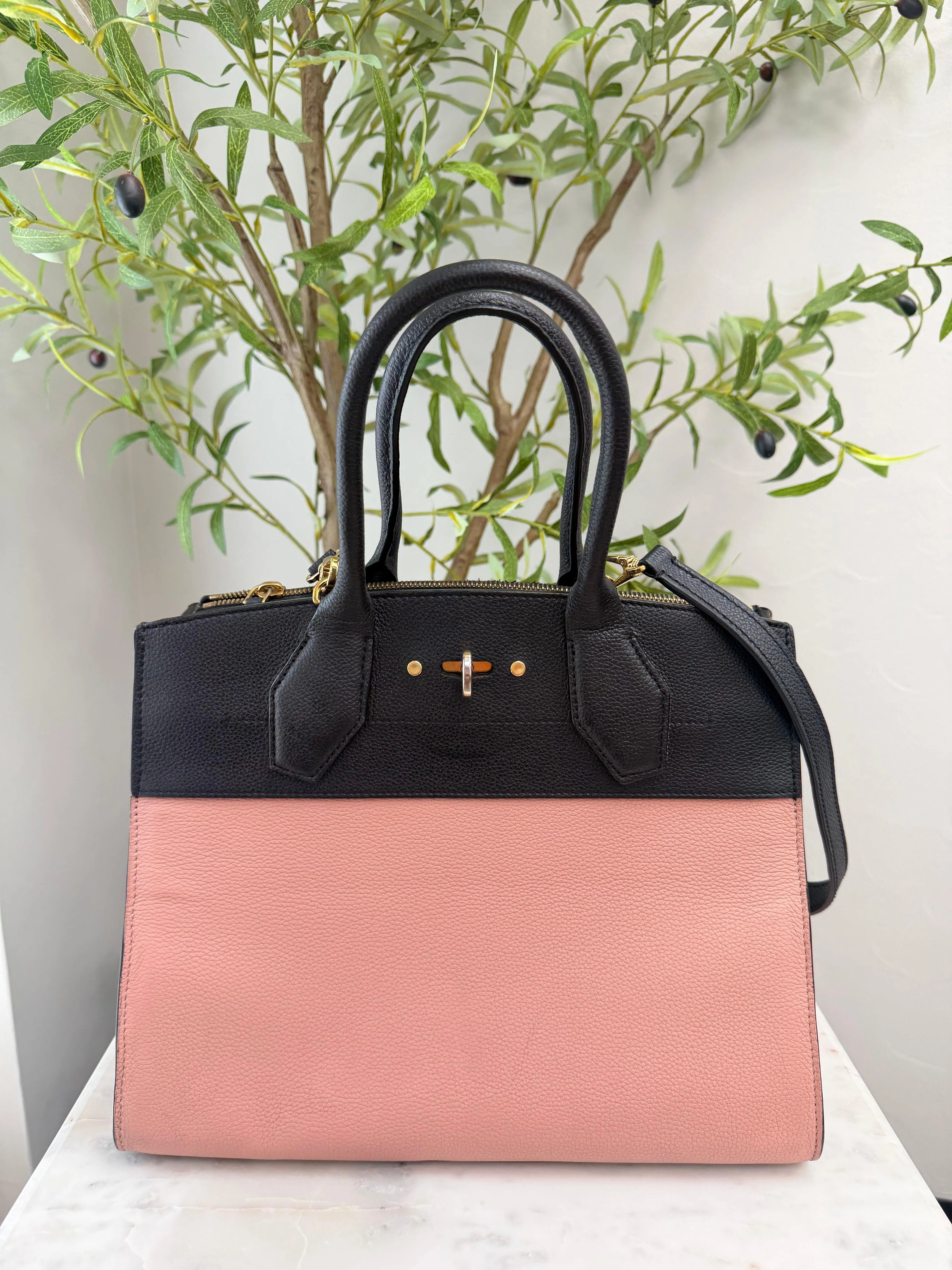 Louis Vuitton Black And Pink Grained Leather City Streamer MM Handbag