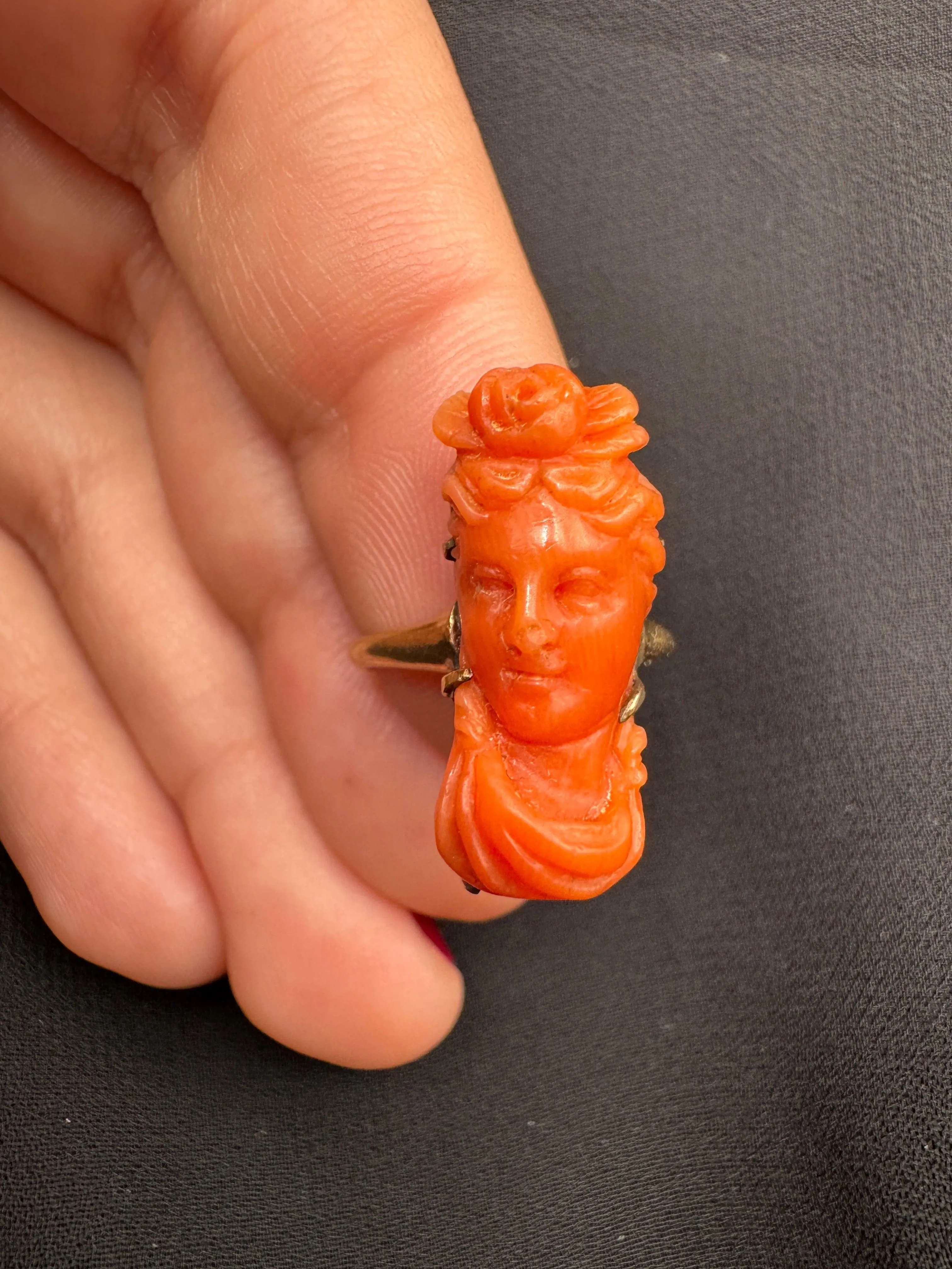 Vintage Carved Coral Lady Cameo Ring – 14K Gold