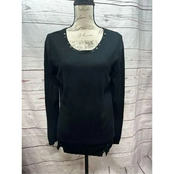 Product image for Spanner medium black pullover sweater with grommet type buttons (2060)