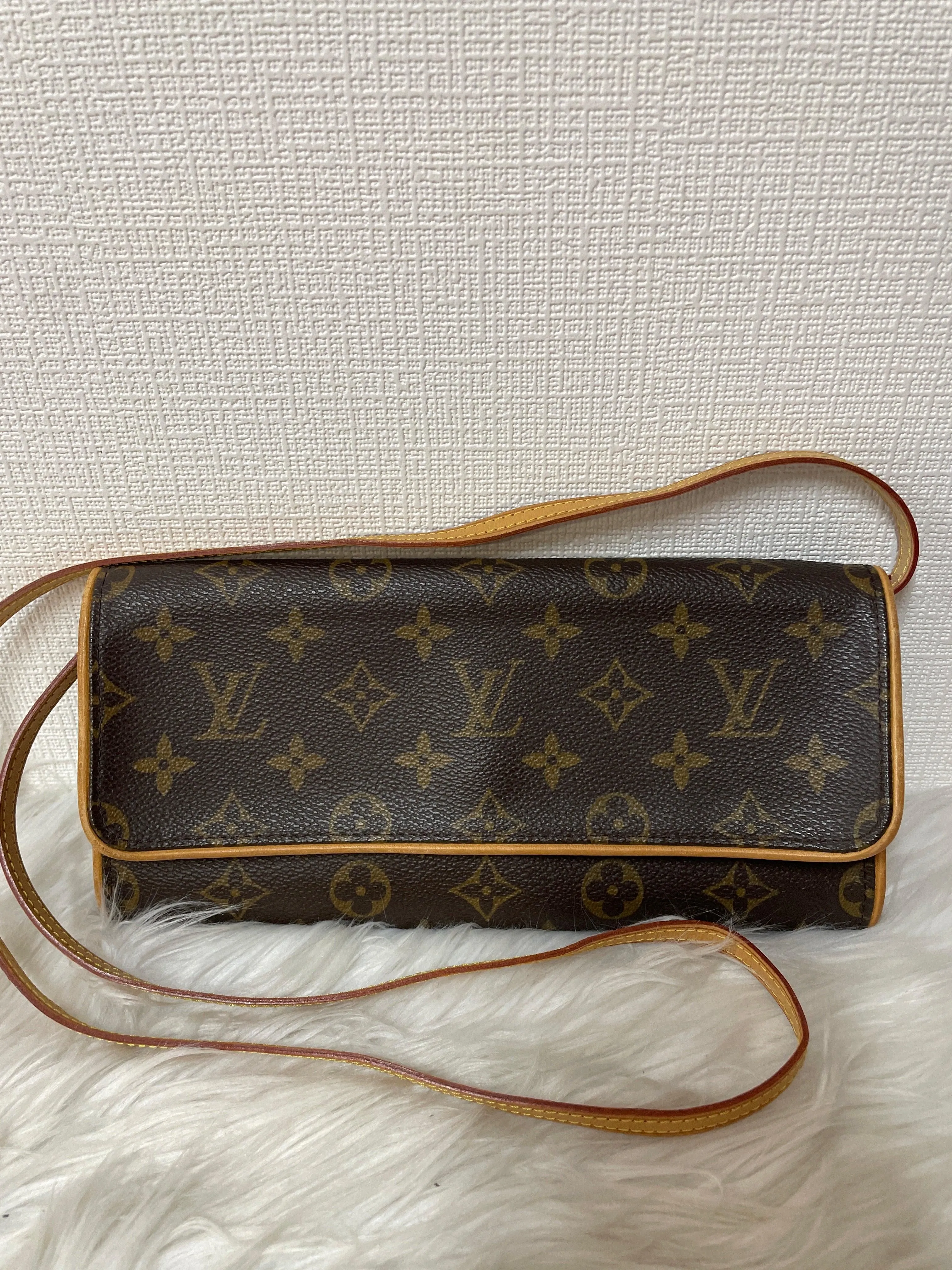 Louis Vuitton Brown Handle Bags A-15515