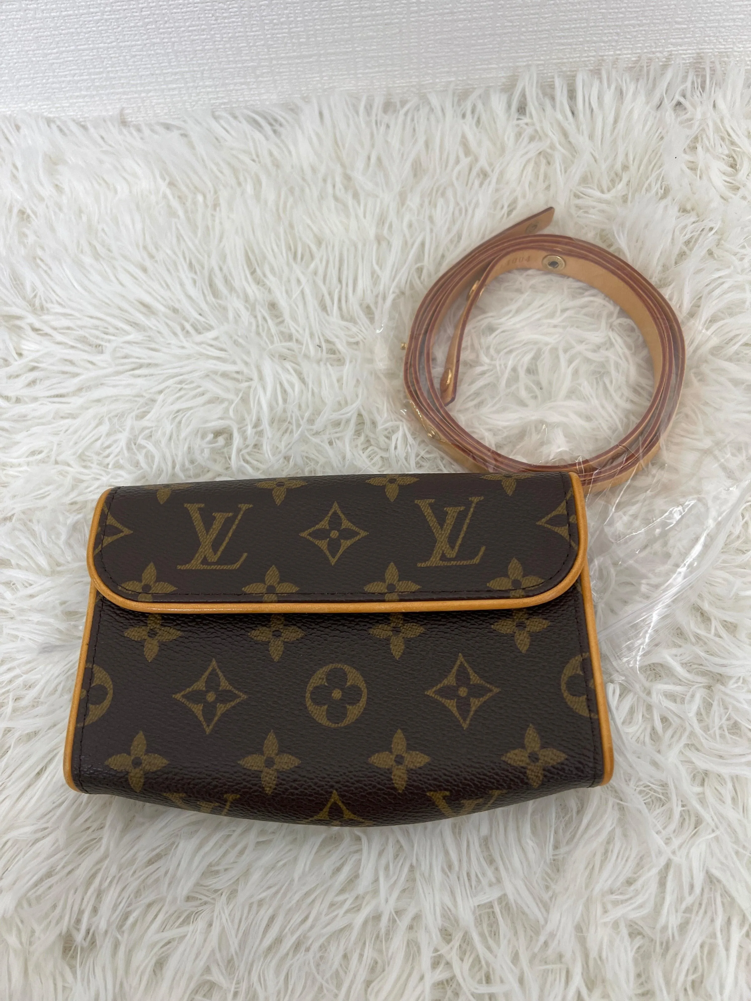 Louis Vuitton Brown Pouches A-16002