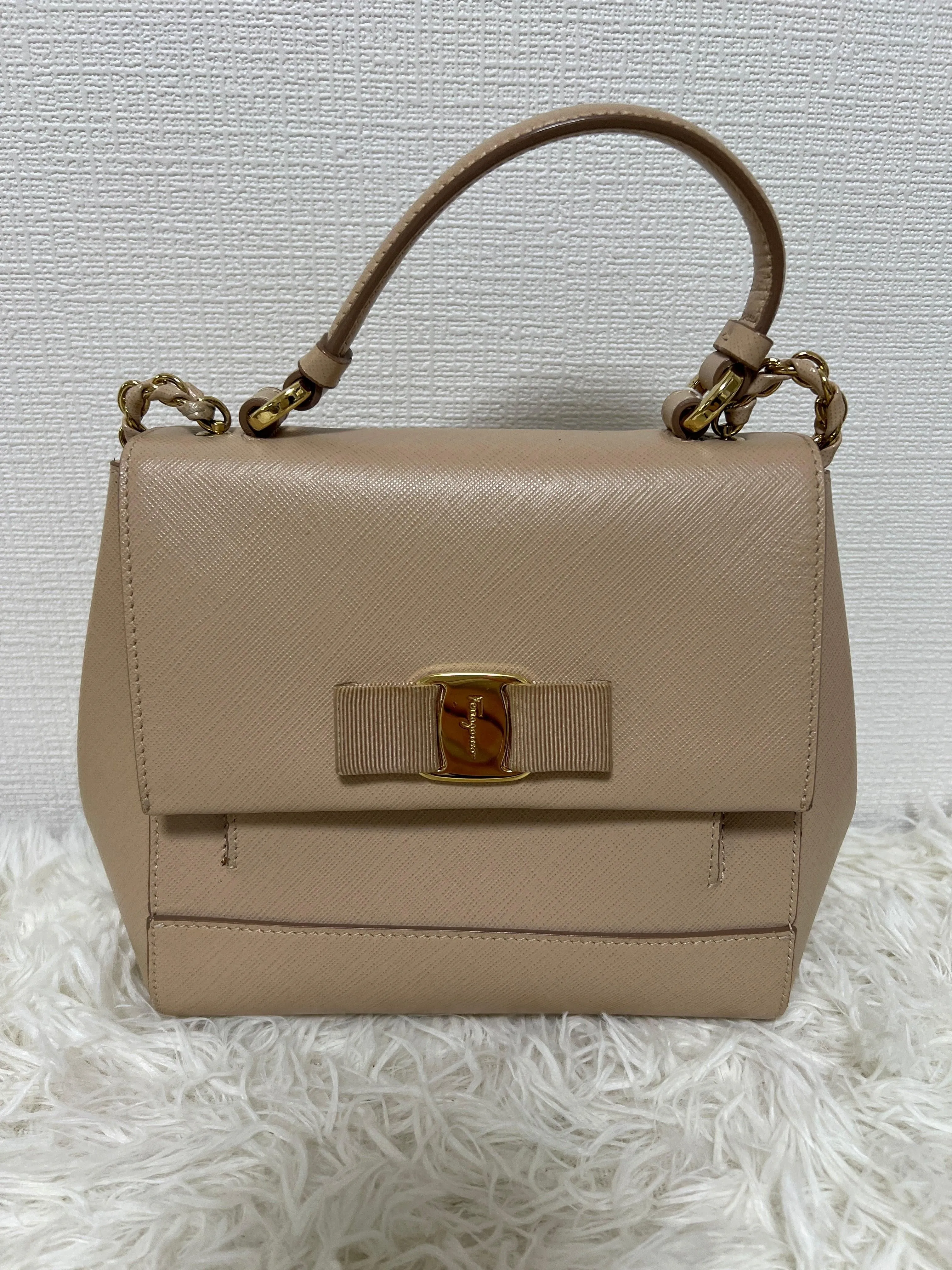 Ferragamo Beige Handle Bags A-15998