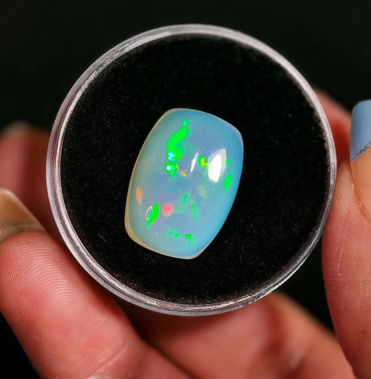 m1upKHJR3W5fF99ibq9F Picture 0