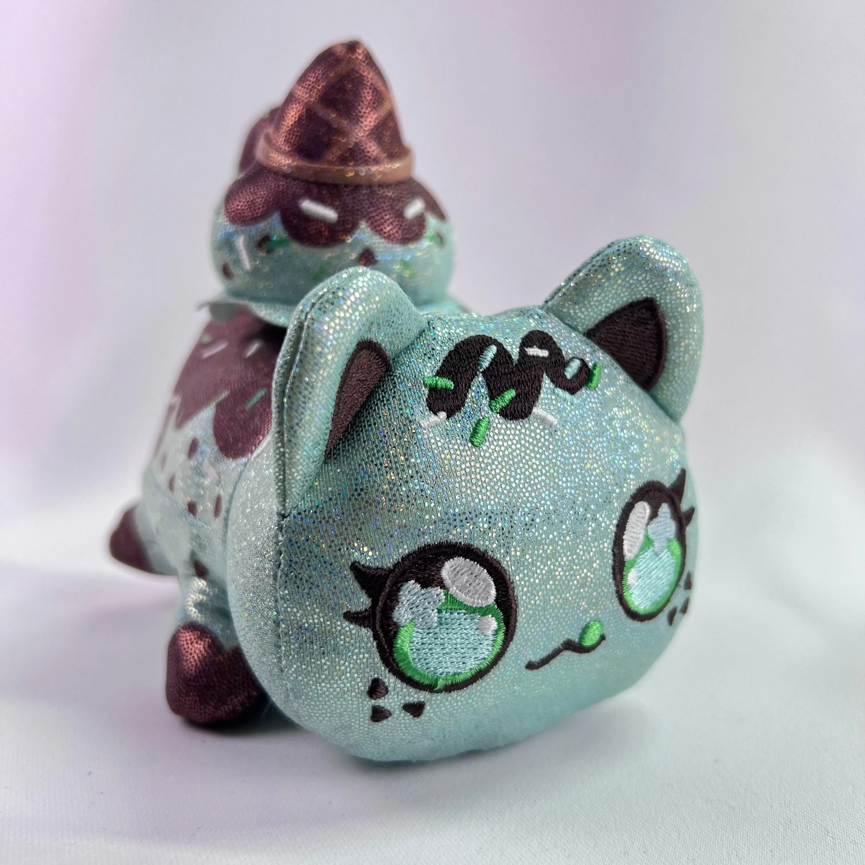 Aphmau MeeMeows 6” Mint Chip Ice Cream Cat, Glitter Edition, Ice Cream, Limited Edition (6 inch): Orphan
