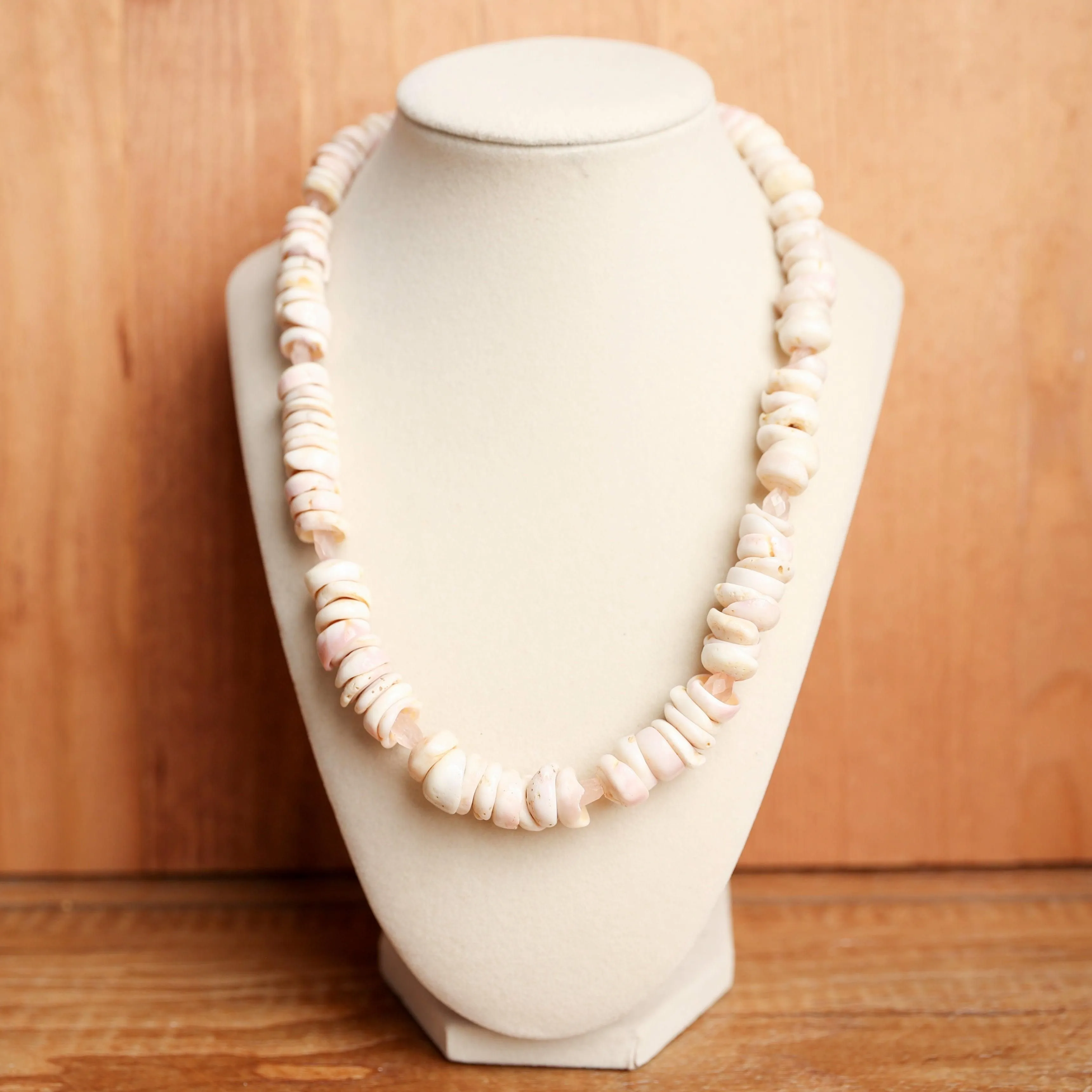 Pink Conch Shell &amp; Rose Quartz Necklace