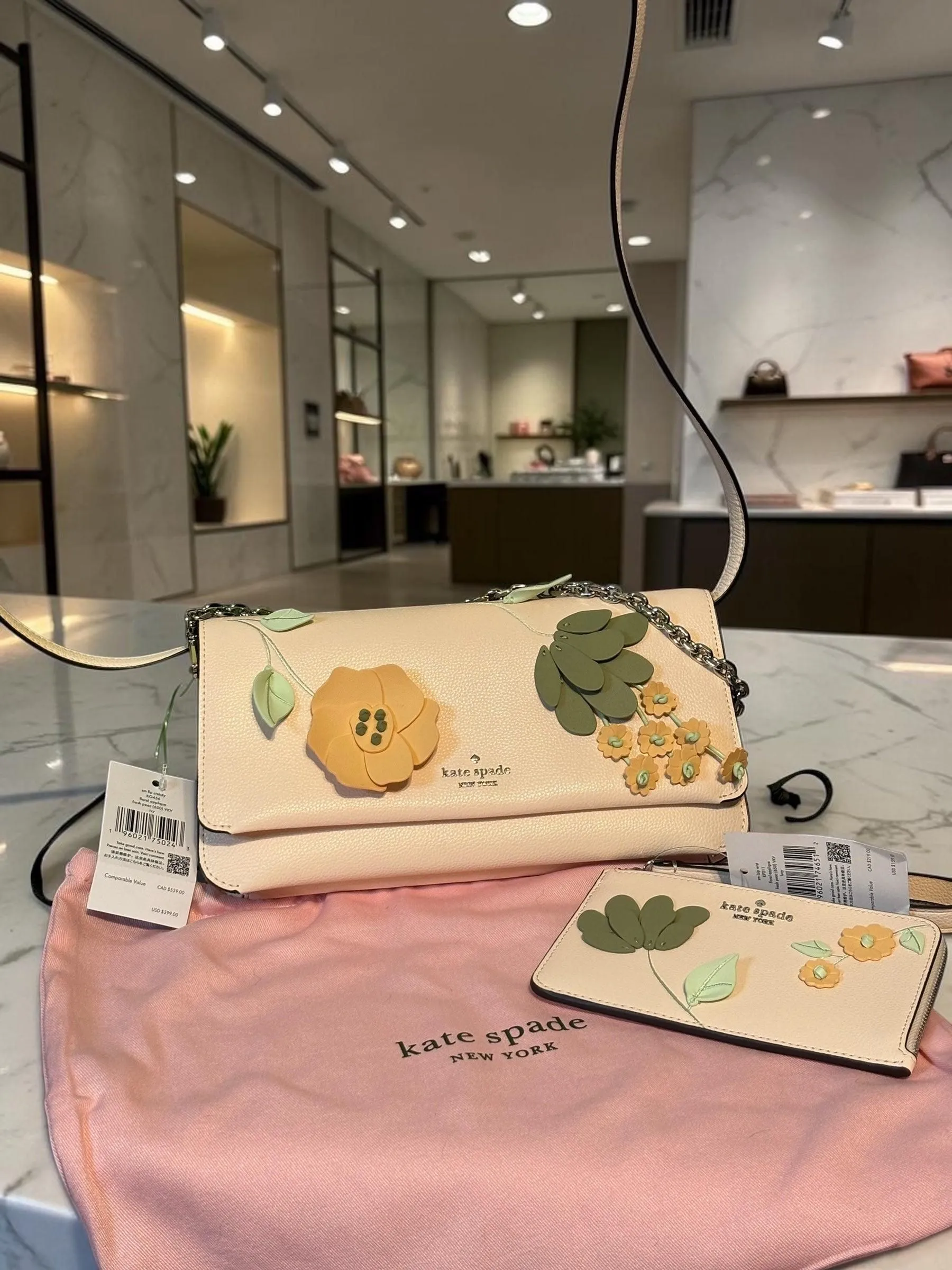 Kate Spade Floral Applique Crossbody Clutch w Card Holder NWT Cream