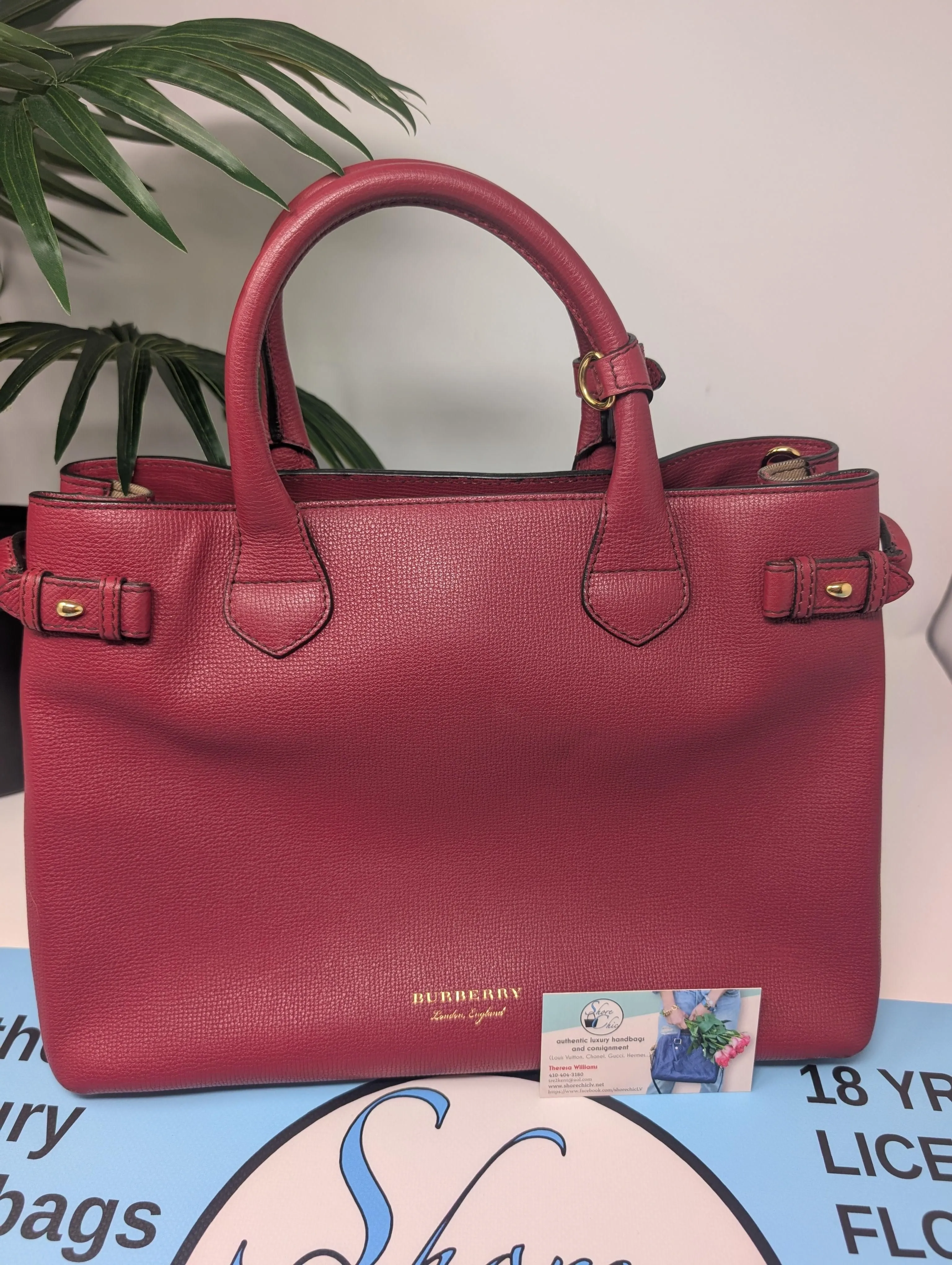 BURBERRY CRIMSON BANNER TOTE, EXCELLENT