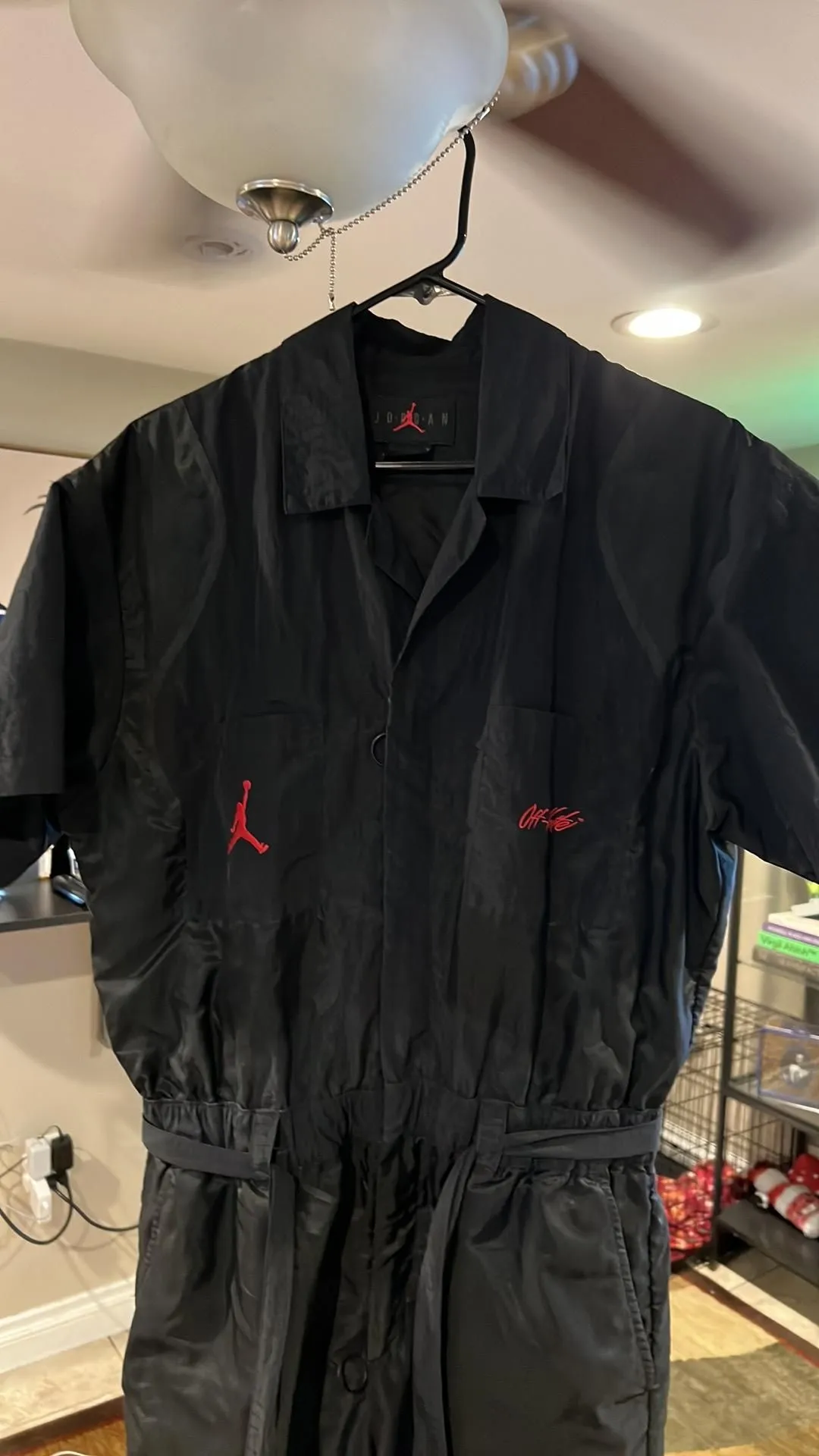 Listing Image Blurred Background