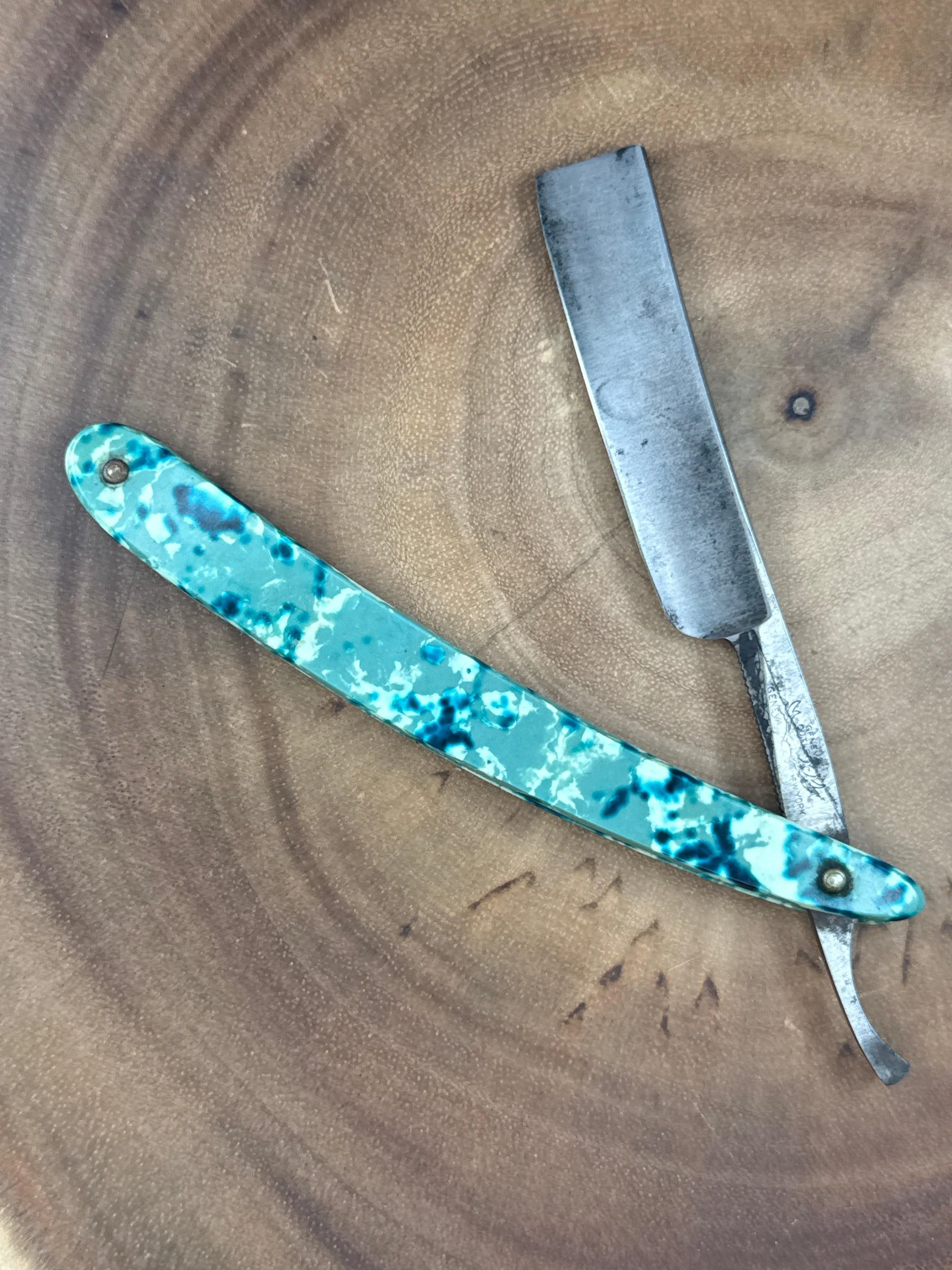 Geneva Cutlery straight Razor ( used made in Geneva N Y USA )
