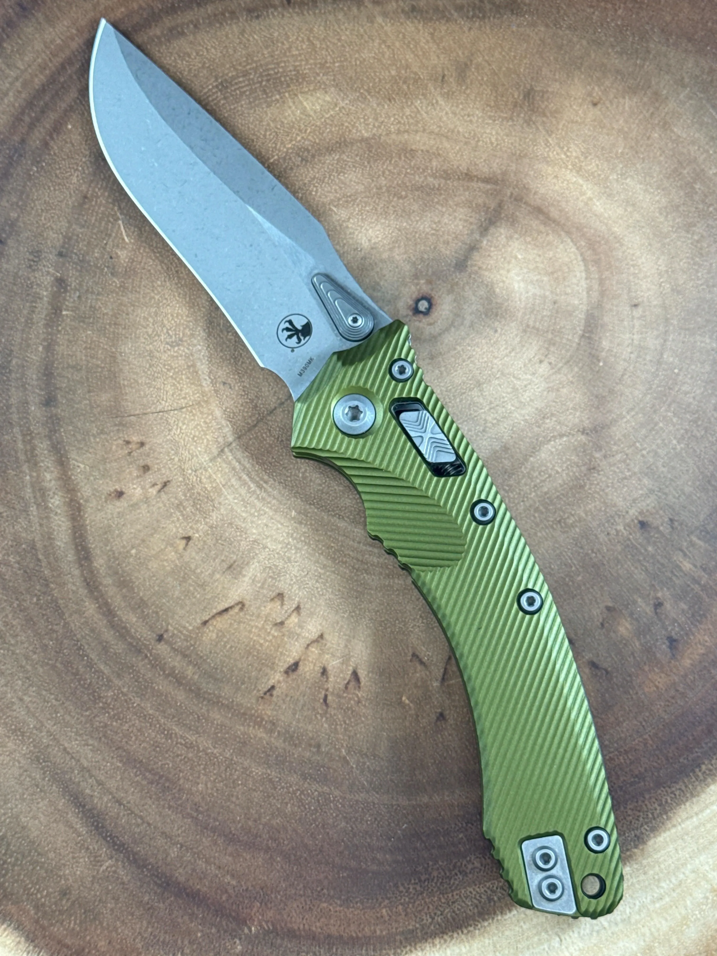 Microtech Amphibian ( used with box )