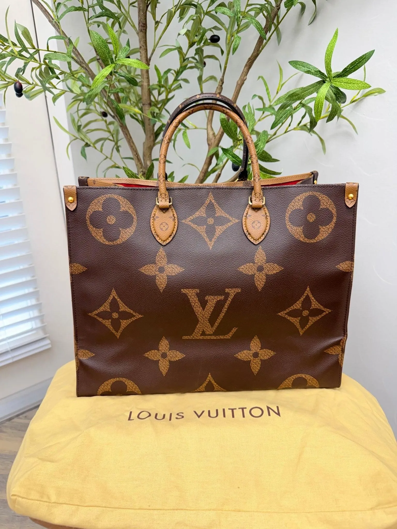 Louis Vuitton Revers Monogram On The Go GM