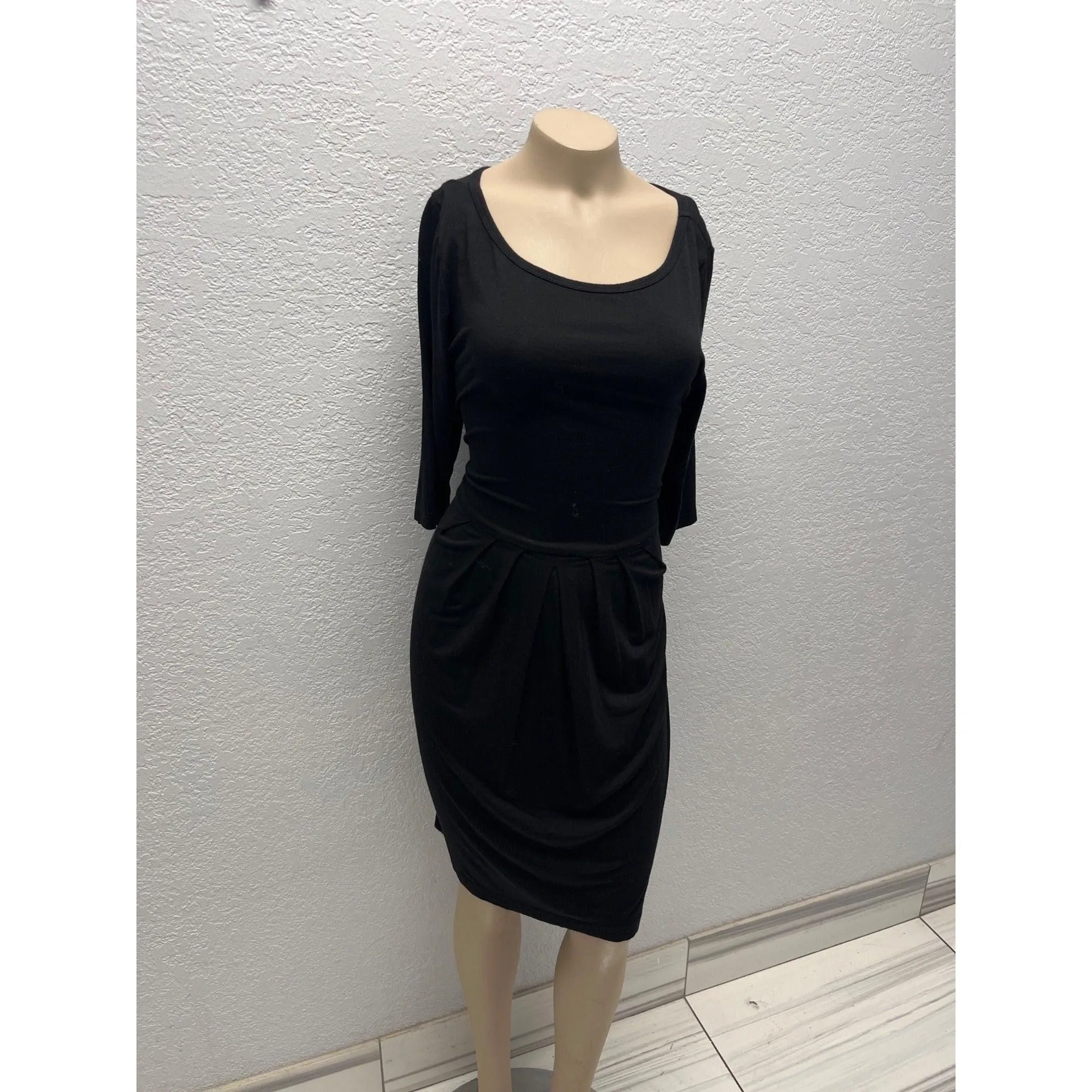 #1125 Karen Kane Size M Black Dress W/ Waist Tie Scoop Neck Pleated Skirt
