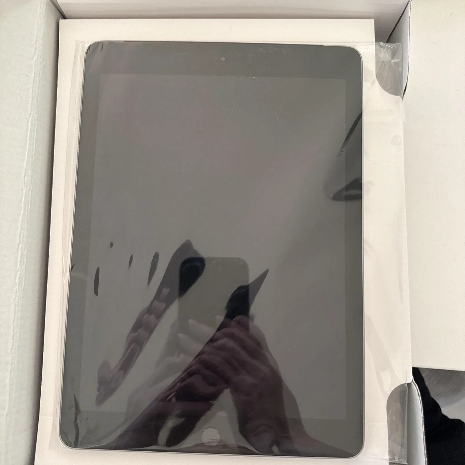 KnxLjXzt65EjzKrrGEvb Picture 0
