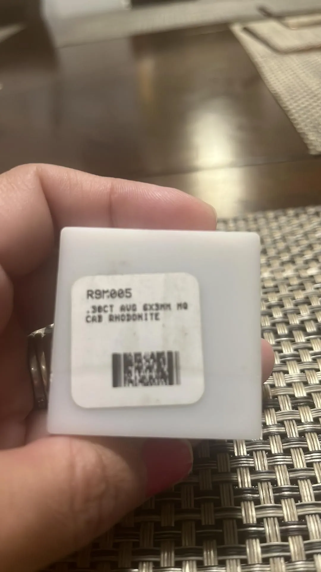 Listing Image Blurred Background