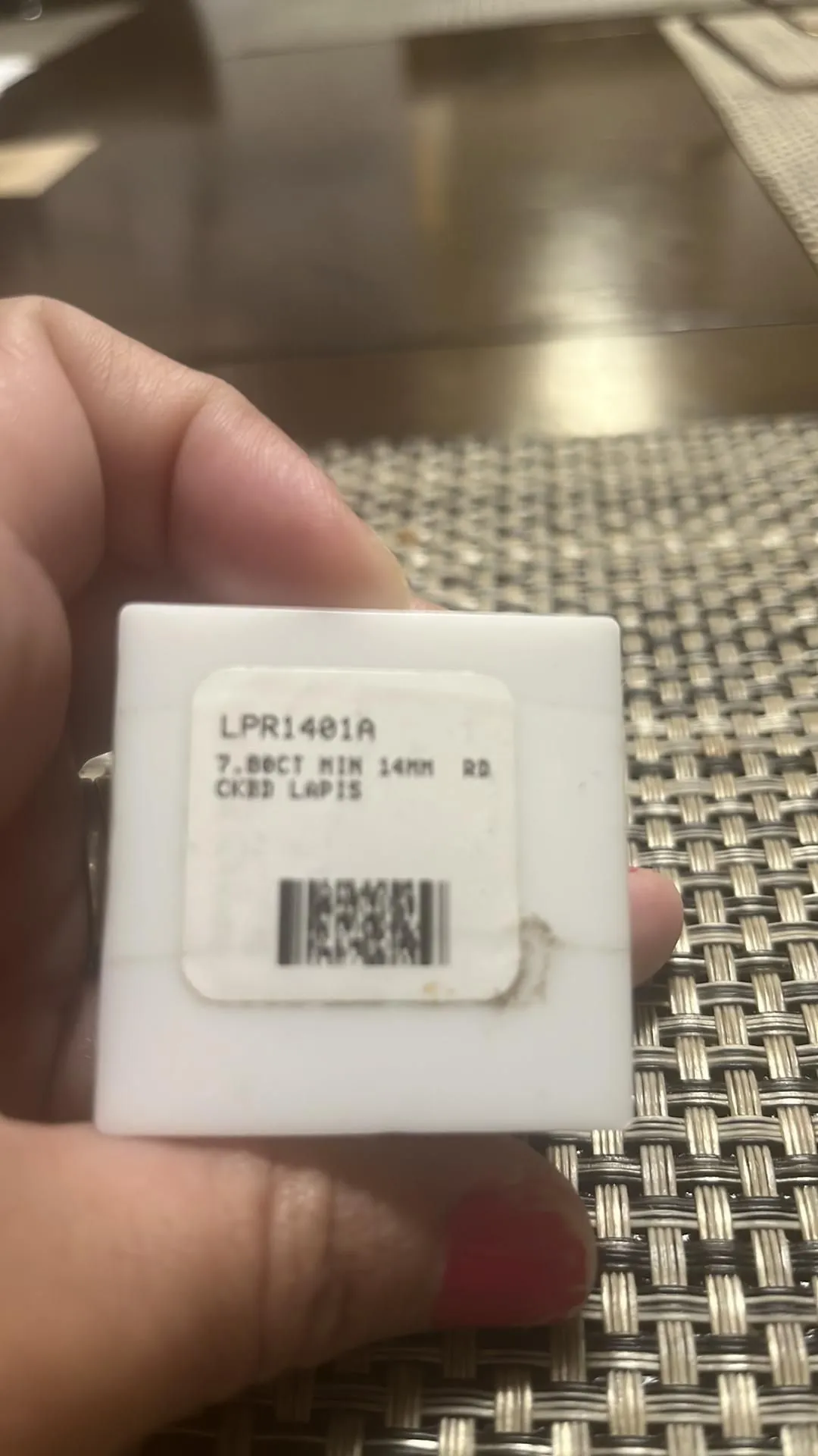 Listing Image Blurred Background