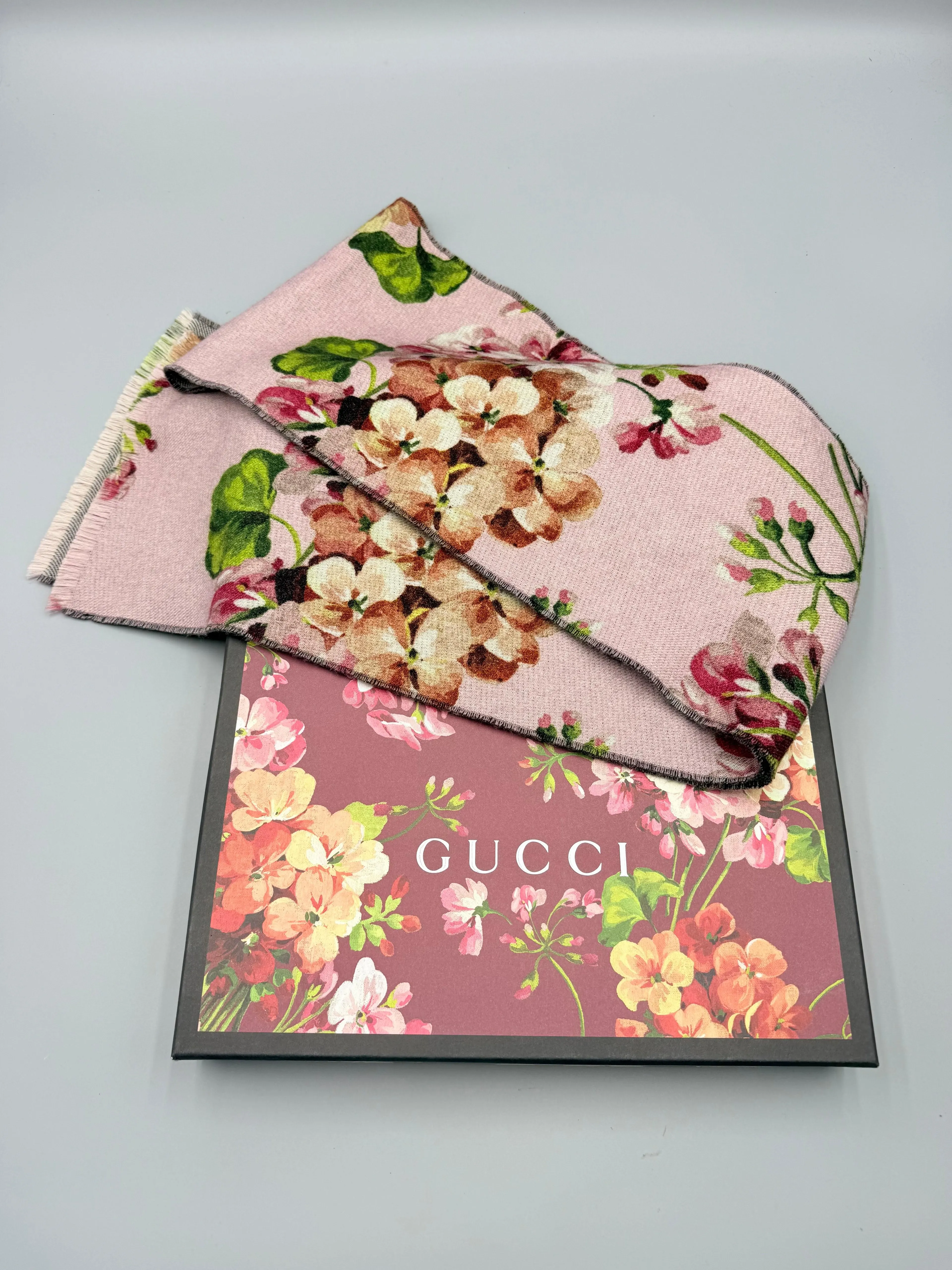 Gucci Blooms Pink wool scarf