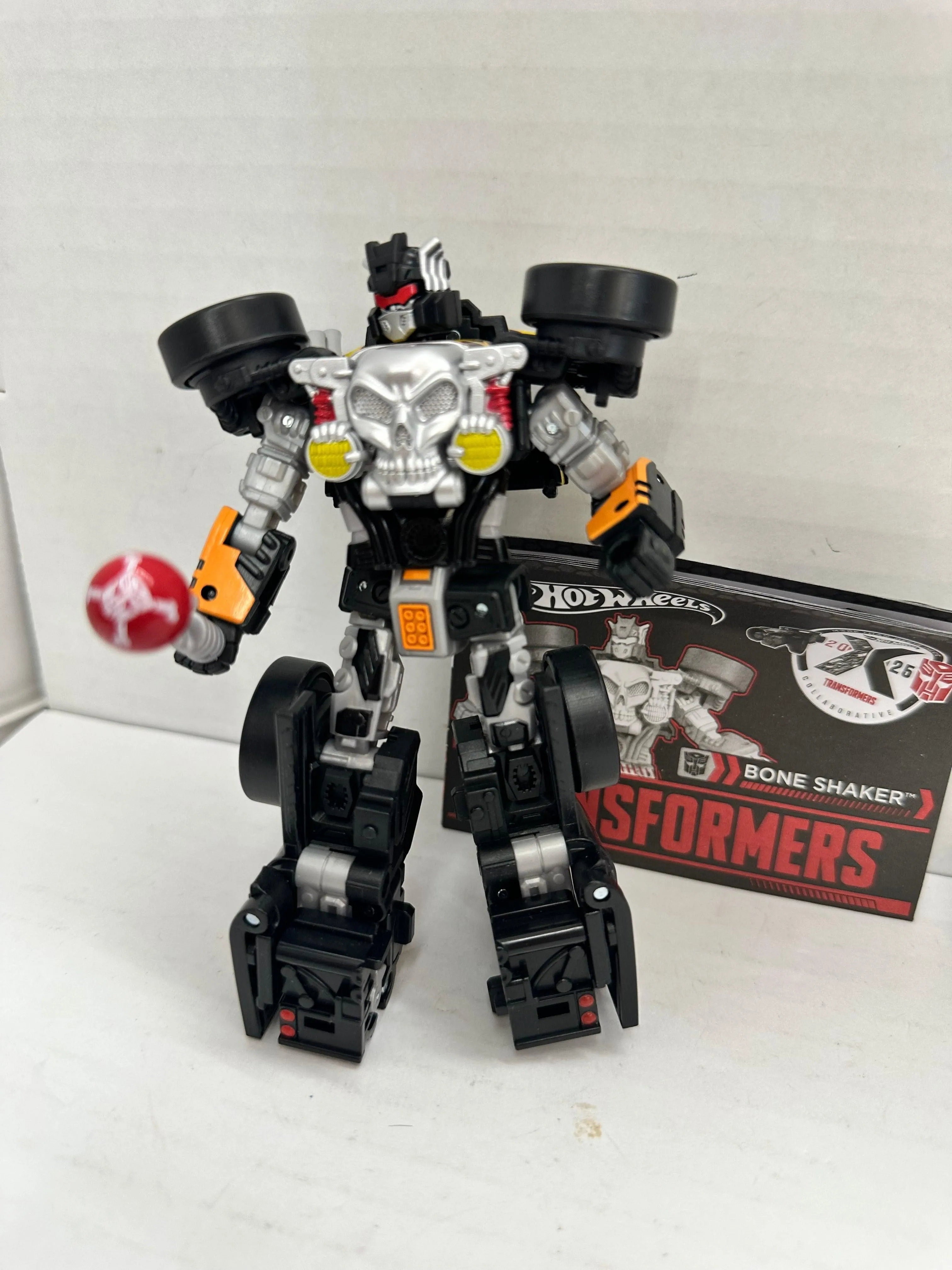2025 Transformers X Hot Wheels Collaborative Deluxe Class Bone Shaker COMPLETE