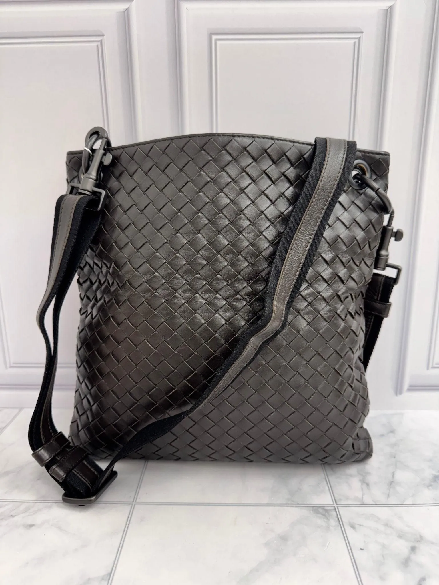 Bottega Veneta Dark Brown Intrecciato Leather Flat Messenger Crossbody Bag
