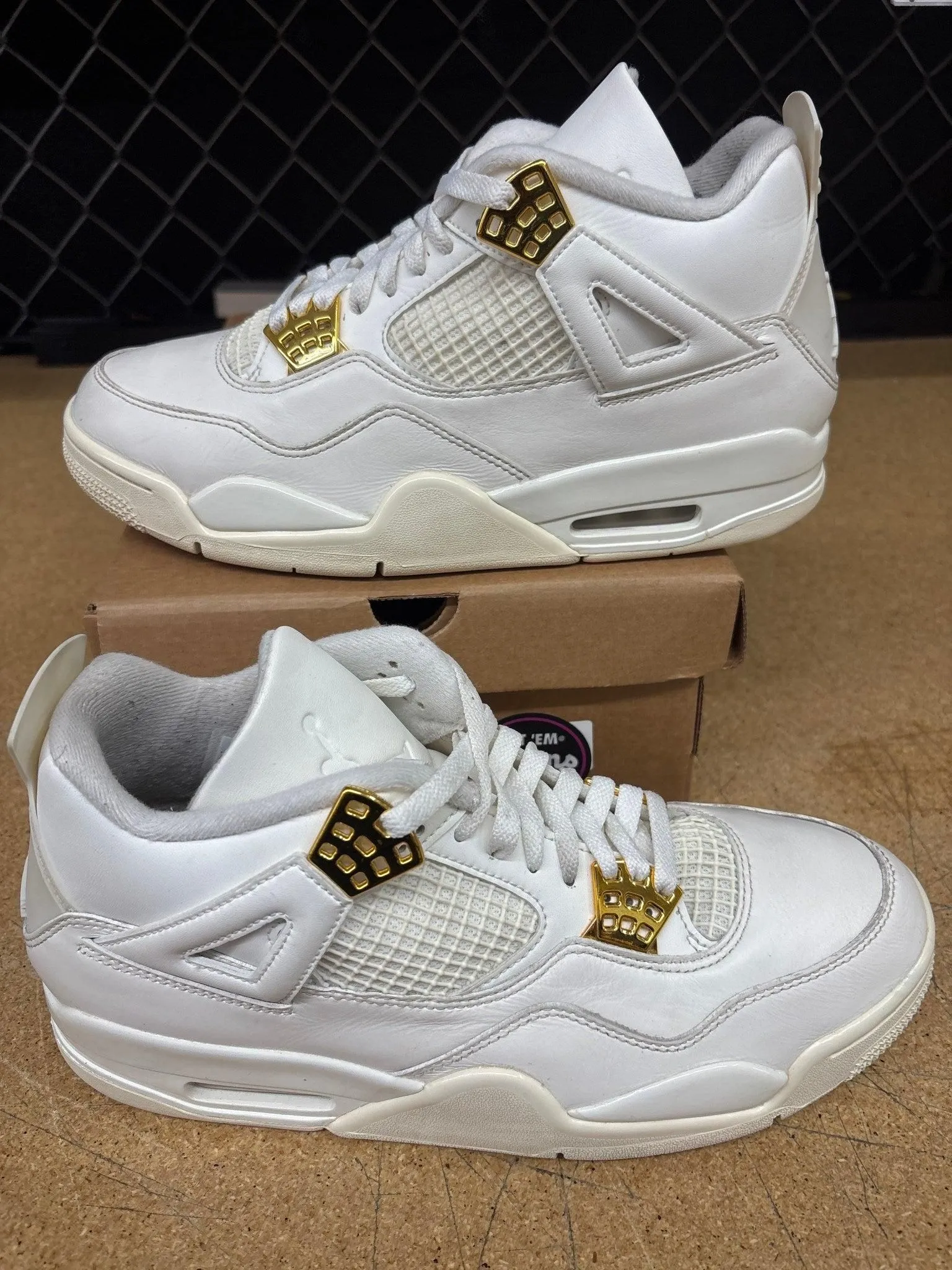 1297381 Jordan 4 Metallic Gold Men 9.5 Used - Rep Box