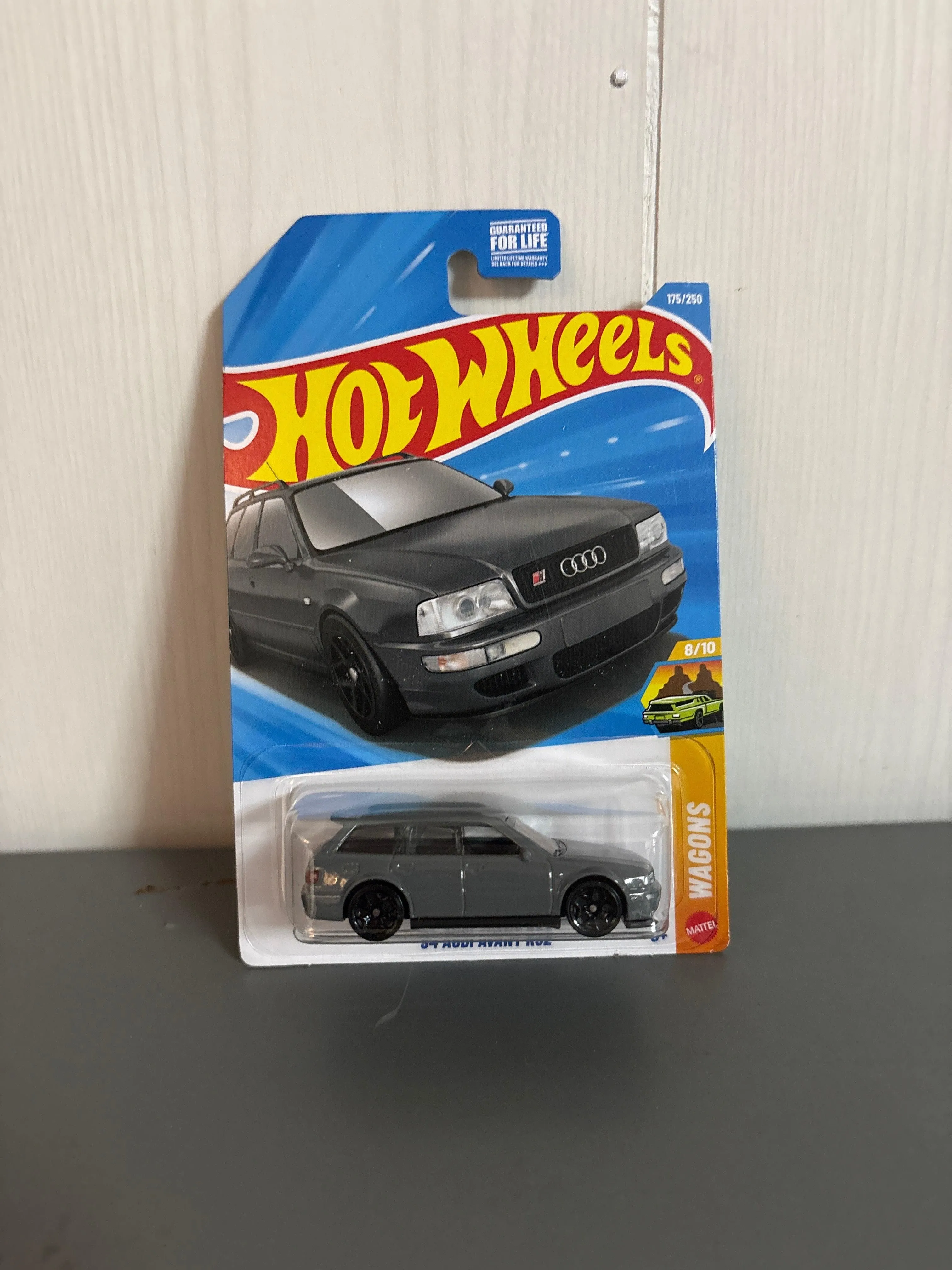 Hot Wheels 94 Audi Avant RS2 Diecast