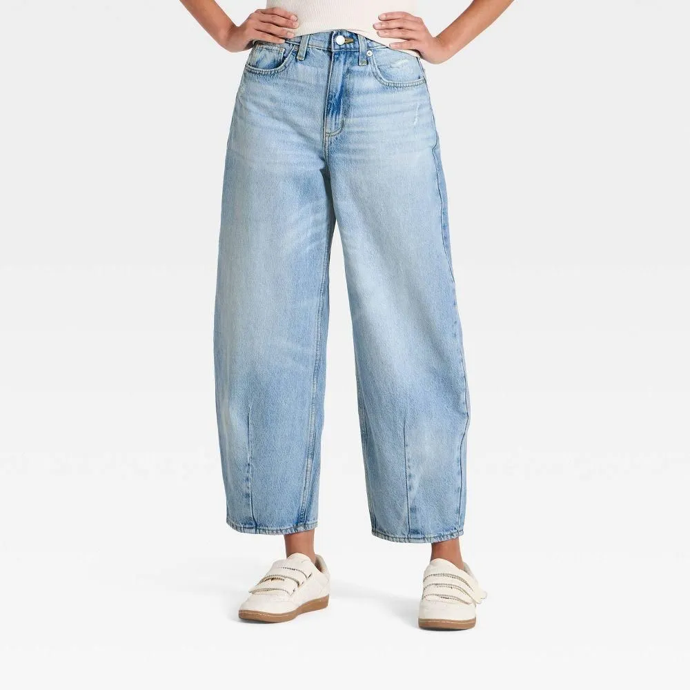 New without Tags - Women's High-Rise Easy Barrel Jeans - Universal Thread Light Wash 8 Short