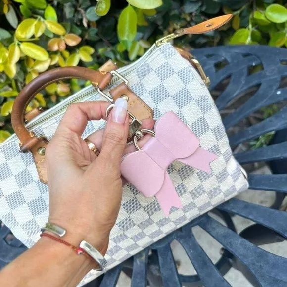 Listing Image Blurred Background