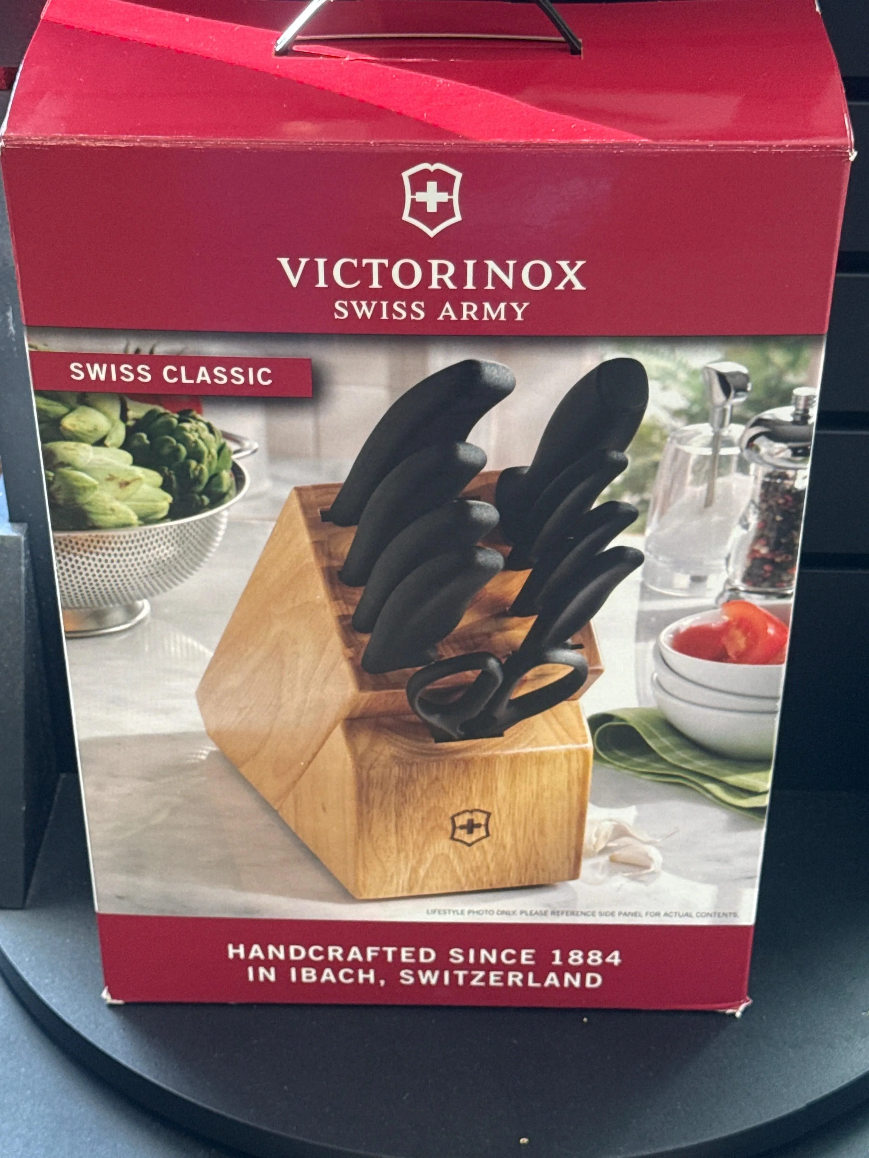 Victorinox Kitchen set  ( New in box with block )