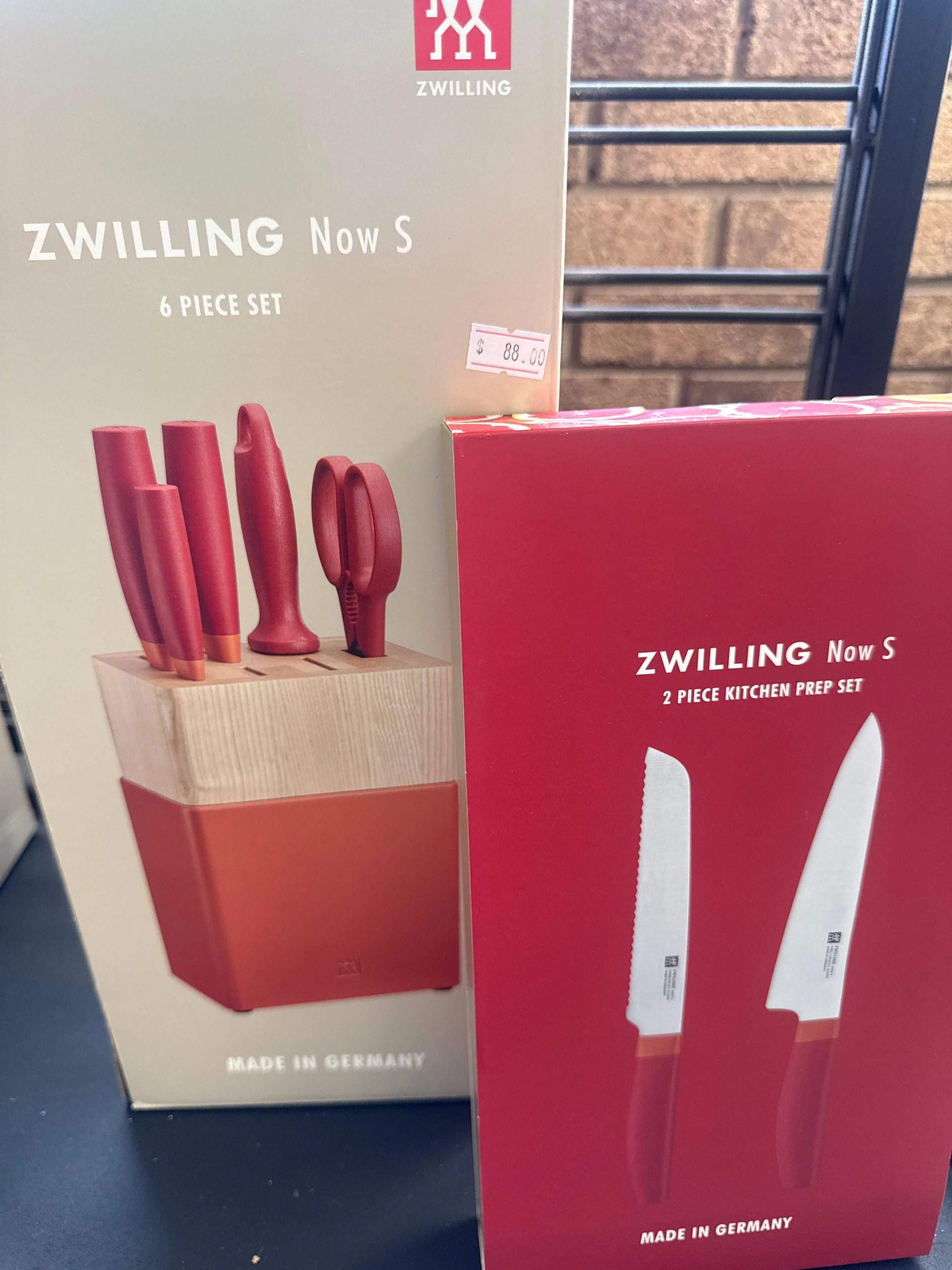 Henckels Zwilling 8pc Kitchen set  ( New in box with block )