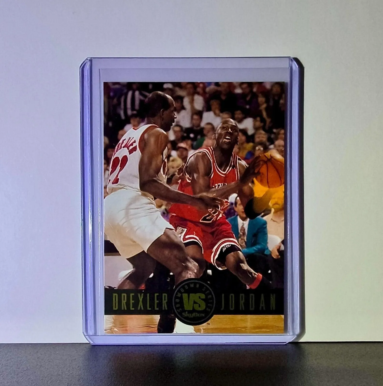Michael Jordan 1993-94 Skybox Showdown Series VS Clyde Drexler Card Bulls
