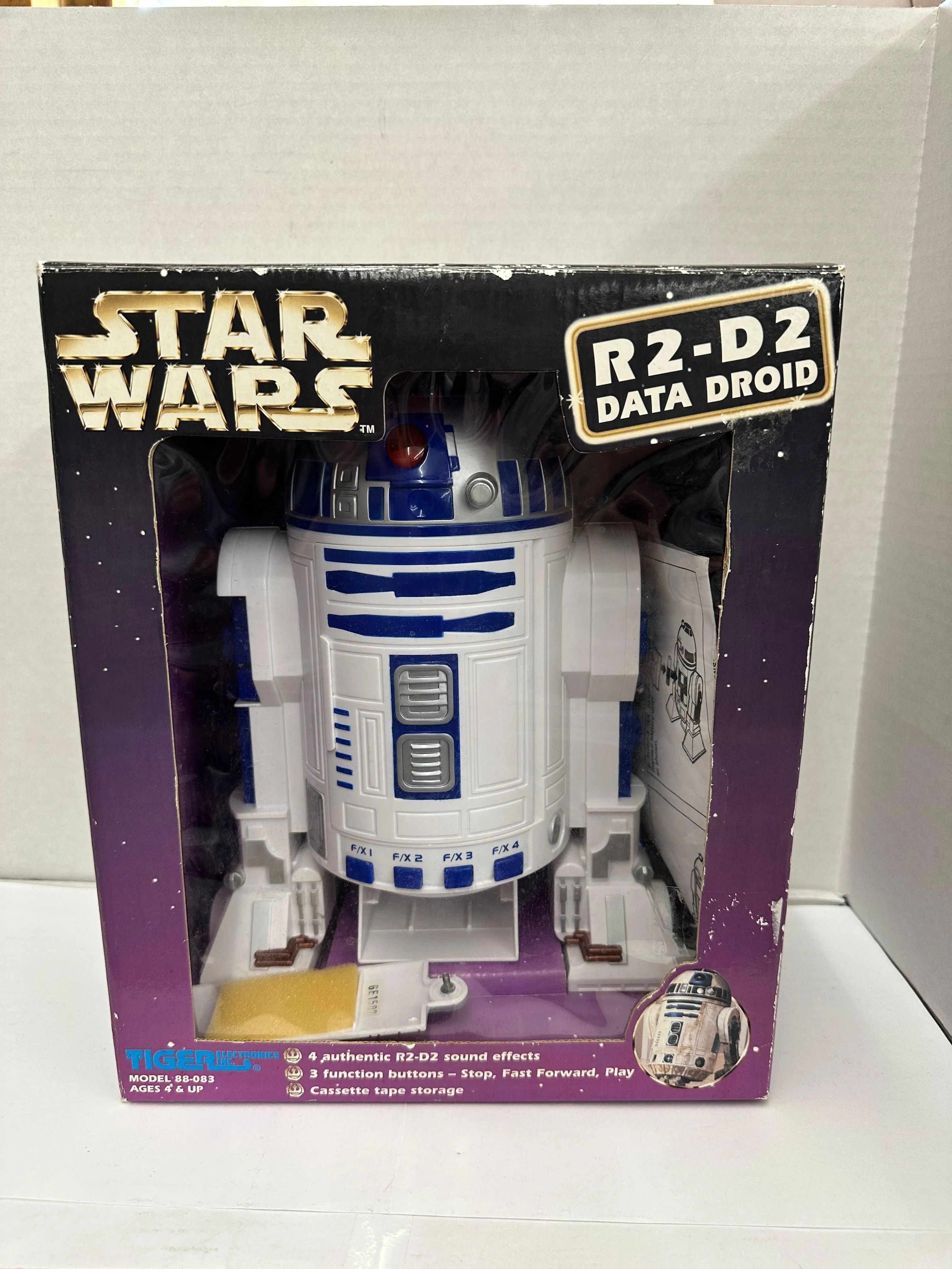 Star Wars R2-D2 Data Droid Cassette Player 88-083 Tiger Electronics Inc. 1997