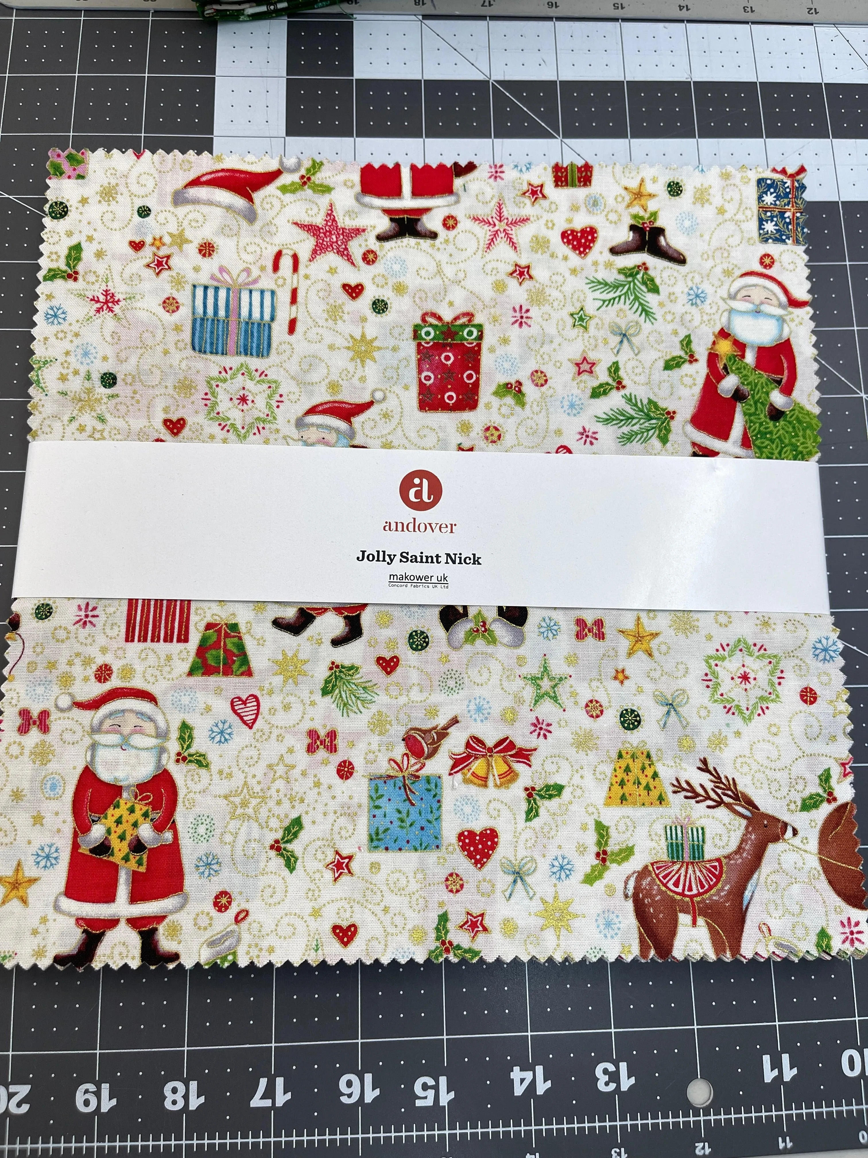 Jolly Saint Nick 10" Sundae Andover Christmas Fabric Makower UK