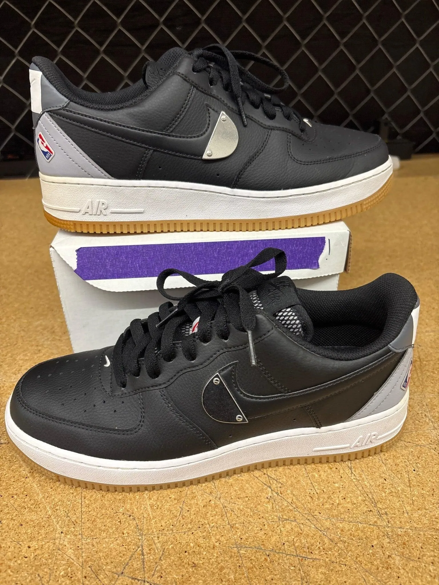 1308305 Nike Air Force 1 Low NBA Black Men 9.5 Used No Box