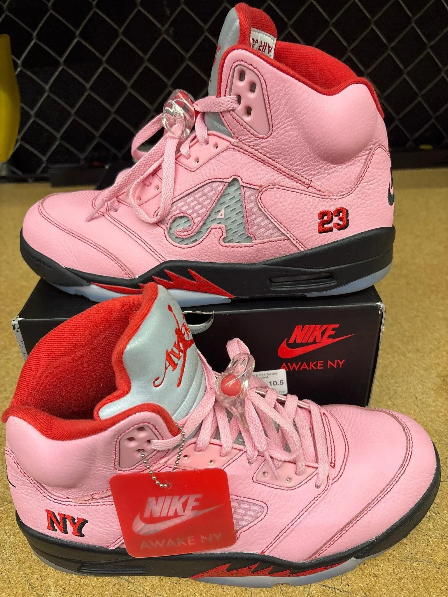 1308889 Jordan 5 Pink Awake Men 10.5 Used