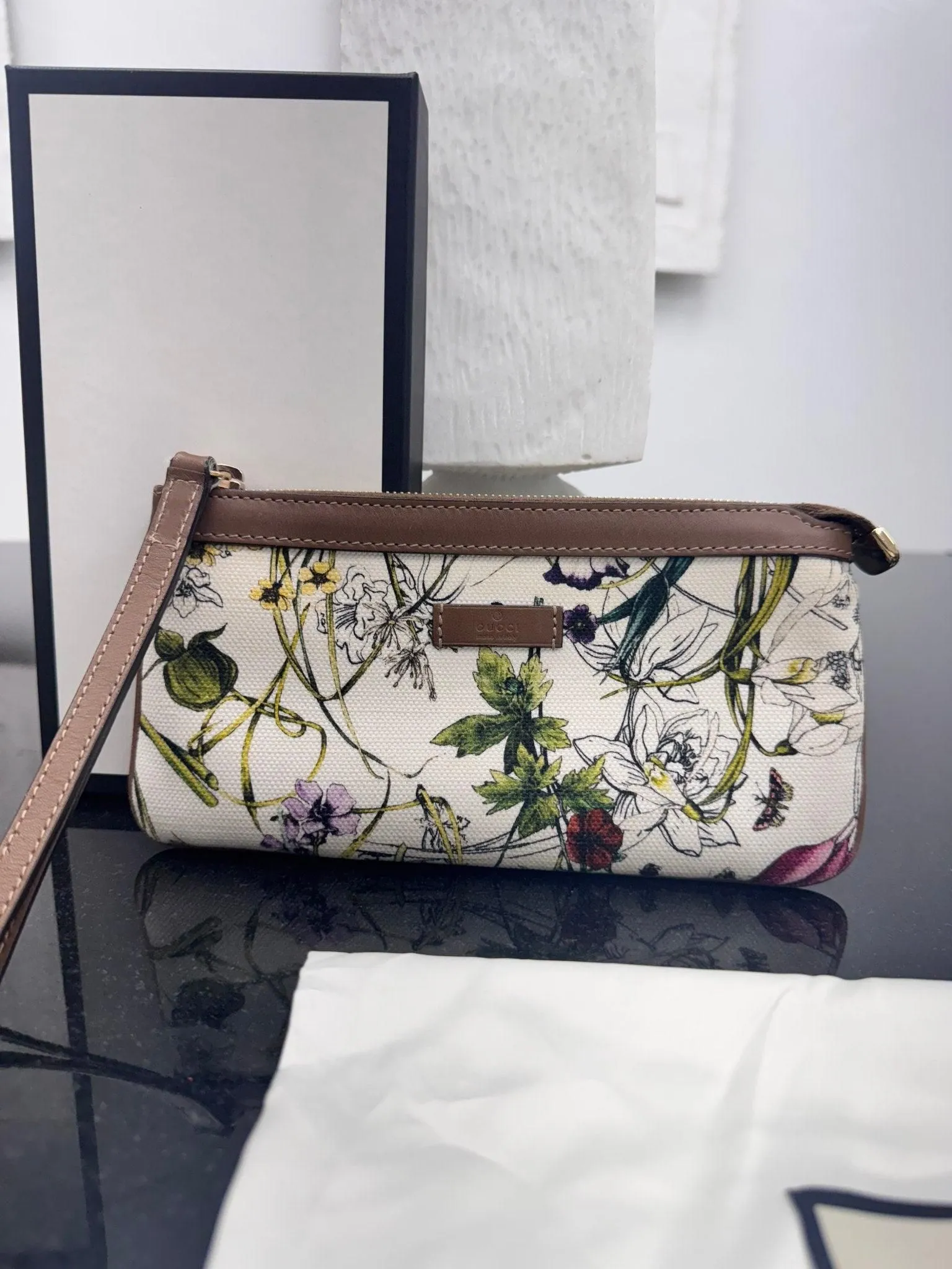 Gucci White Infinity Flora Print Canvas Wristlet Pouch