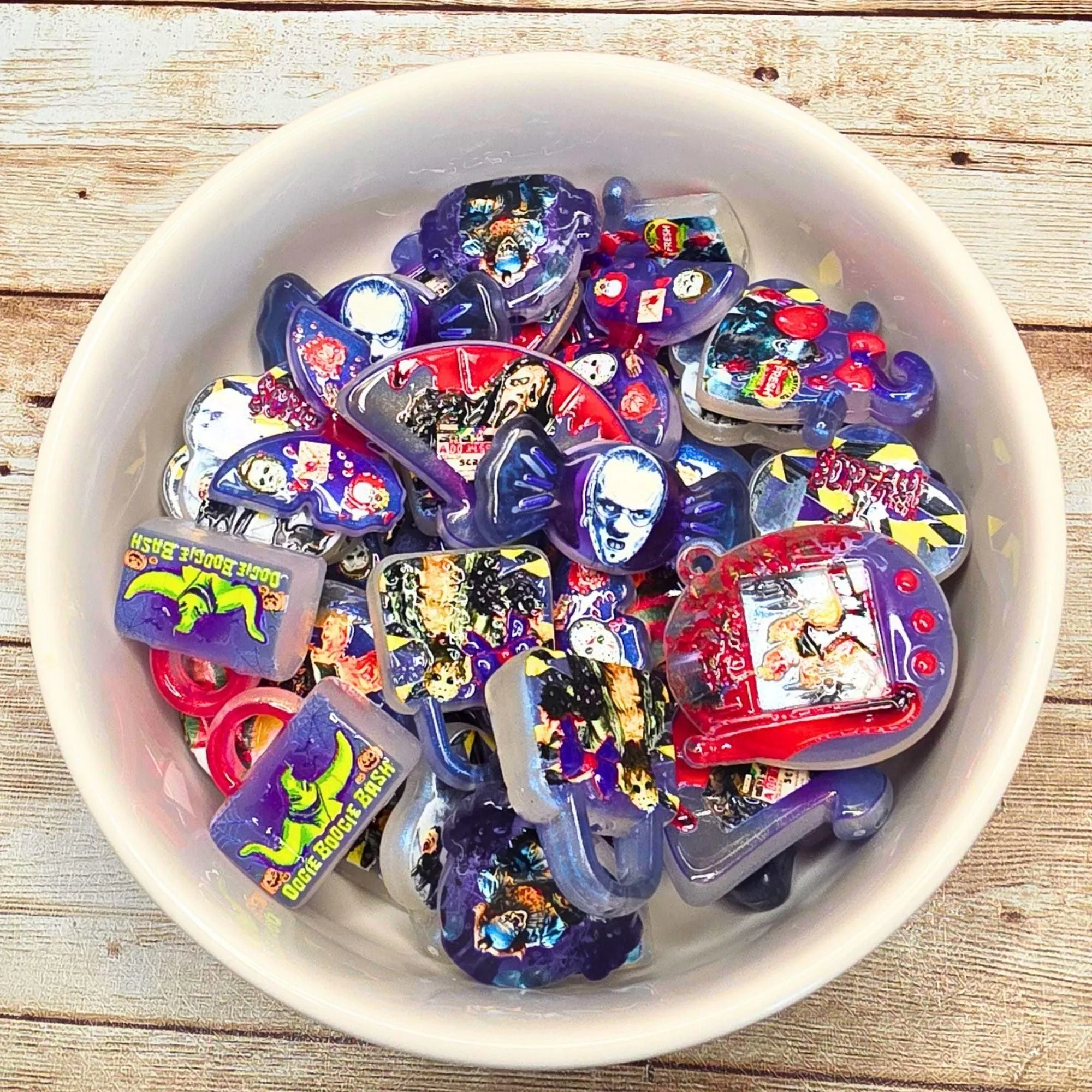 Glow in the Dark Horror Mixed Beads – Set of 10 | Halloween Character Focal Beads | Spooky Scary Beads for Pens, Keychains & Crafts
