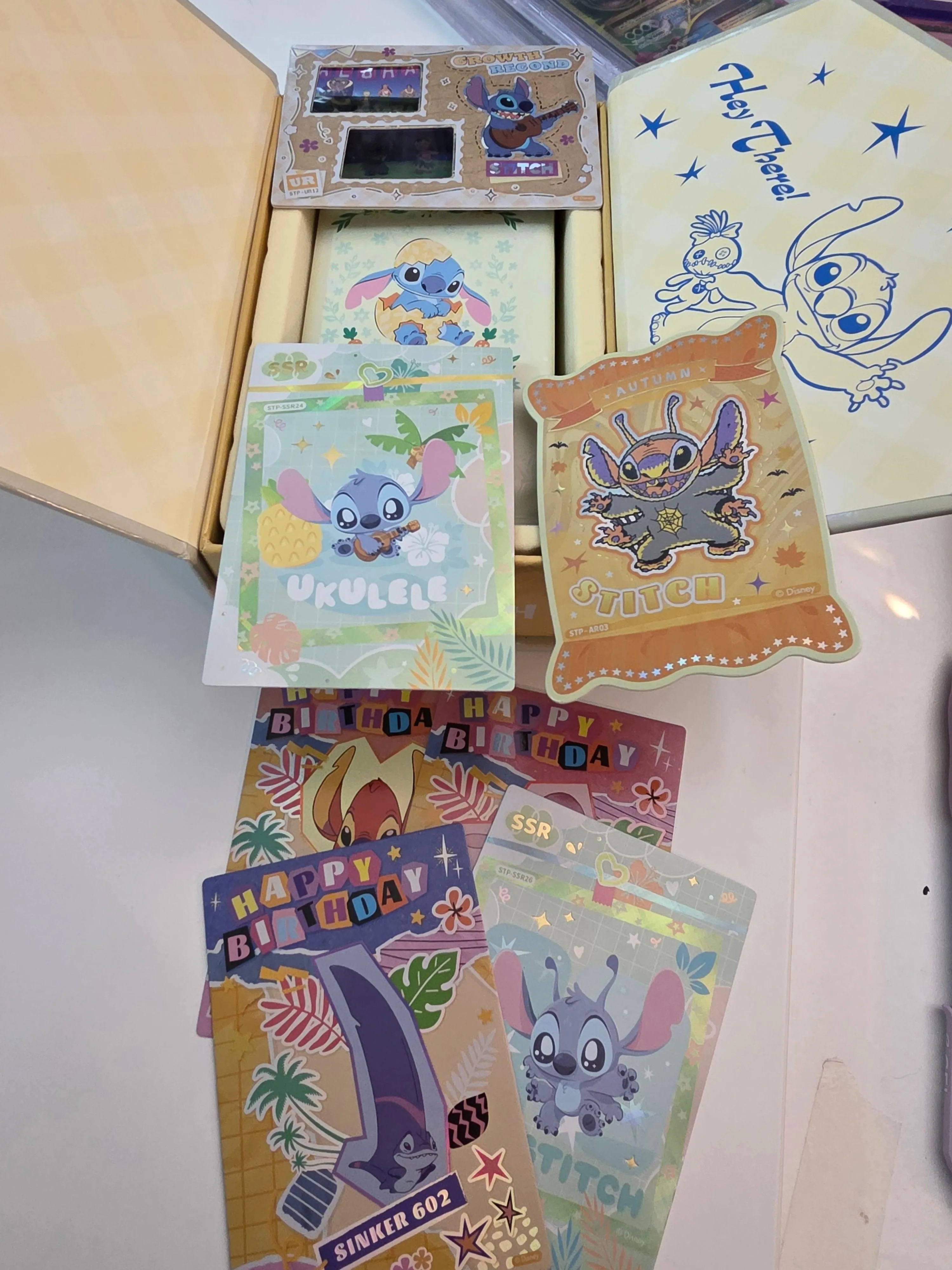 SINGLE PACK - Lilo & Stitch Tropical Collectible Trading Cards