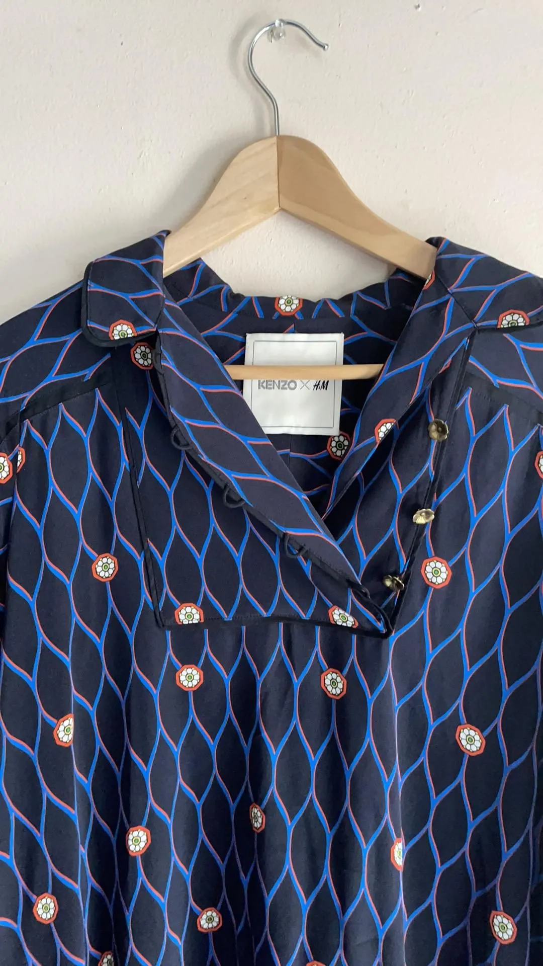 Listing Image Blurred Background