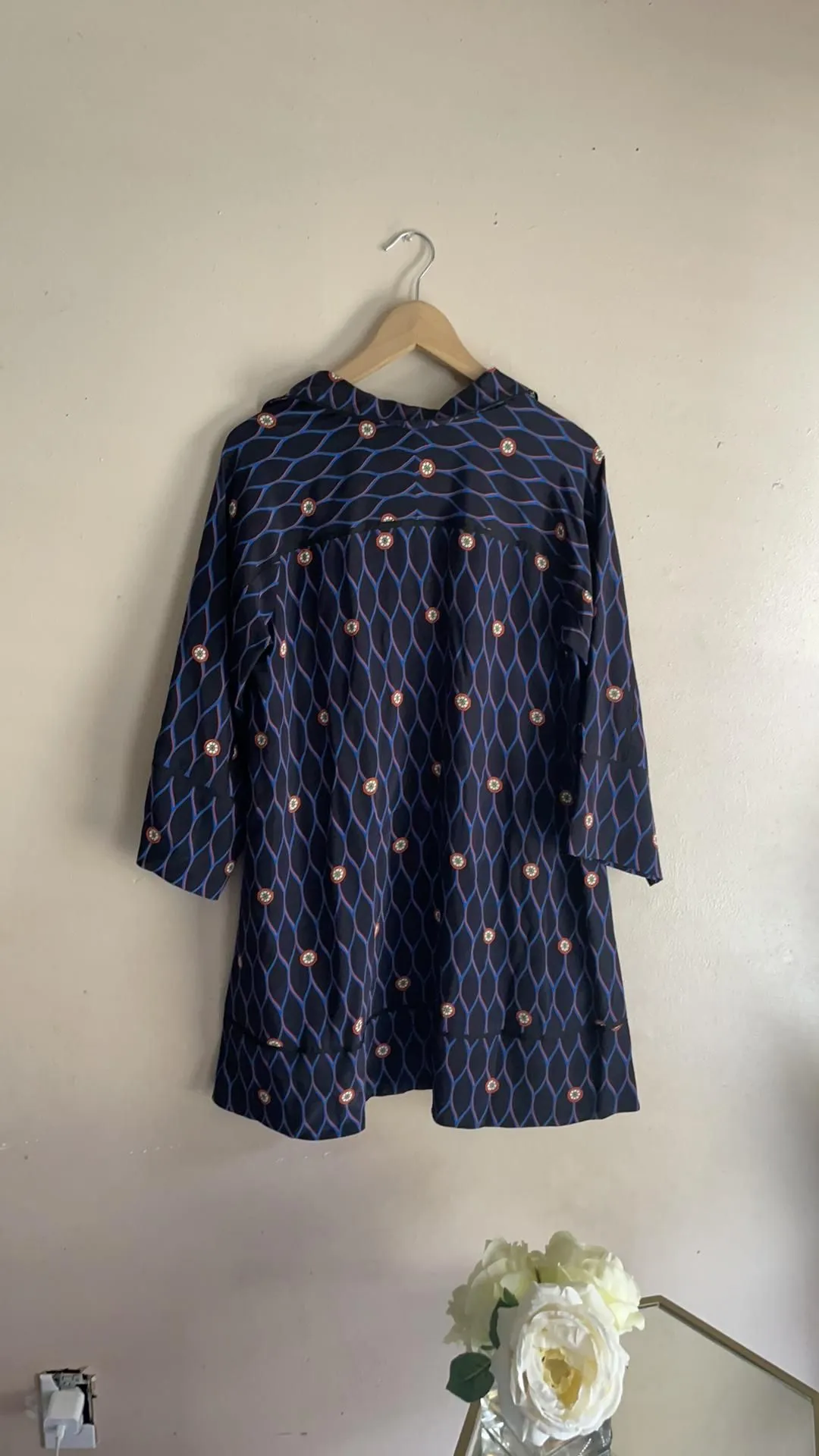 Listing Image Blurred Background