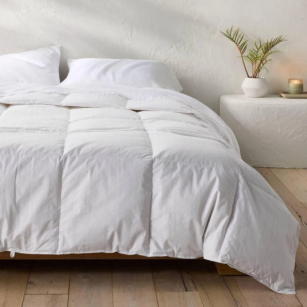 New without box - Full/Queen Ultra Weight Premium Down Comforter - Casaluna: Hypoallergenic 260