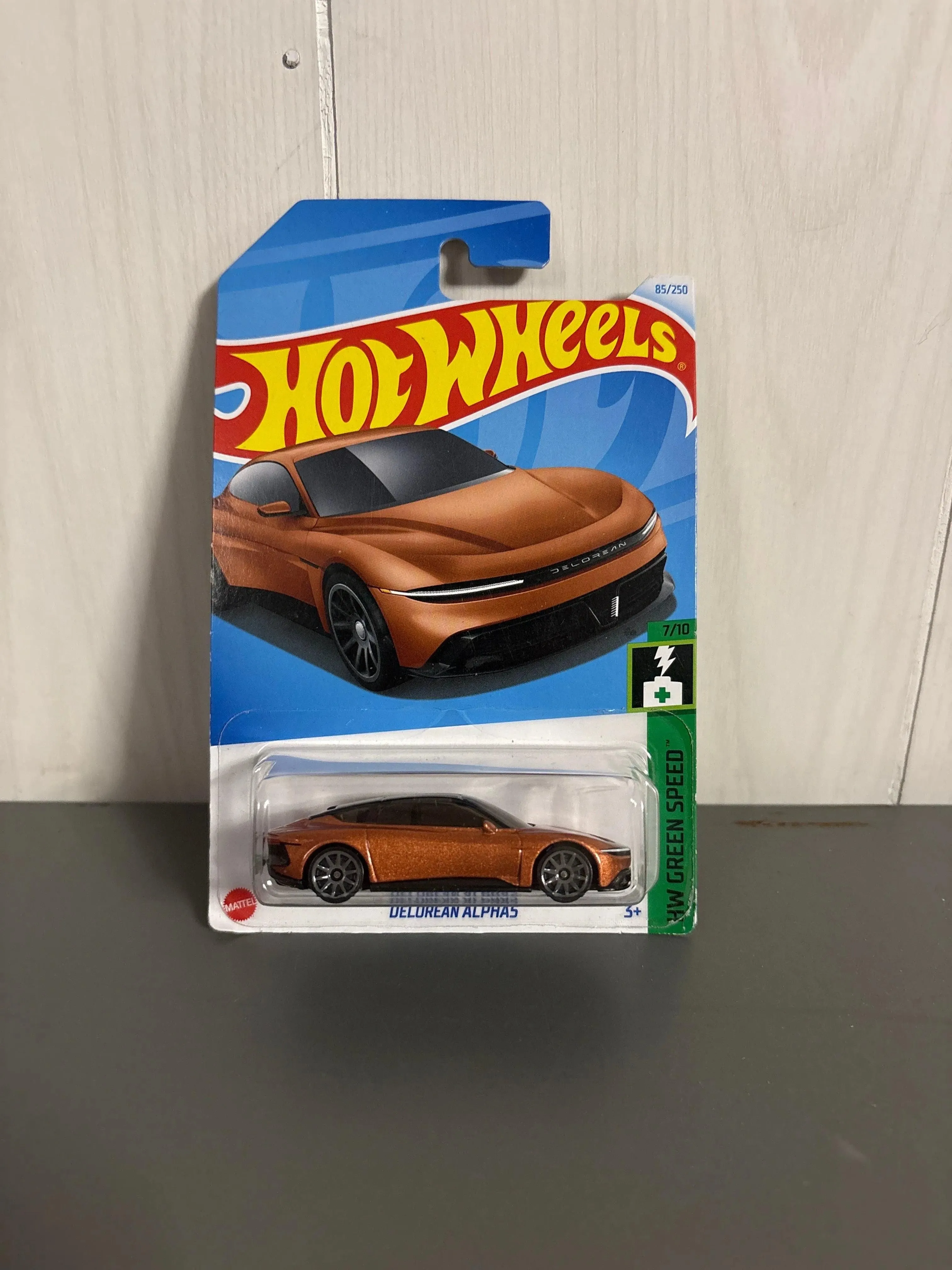 Hot Wheels Delorean Alpha5 Diecast orange