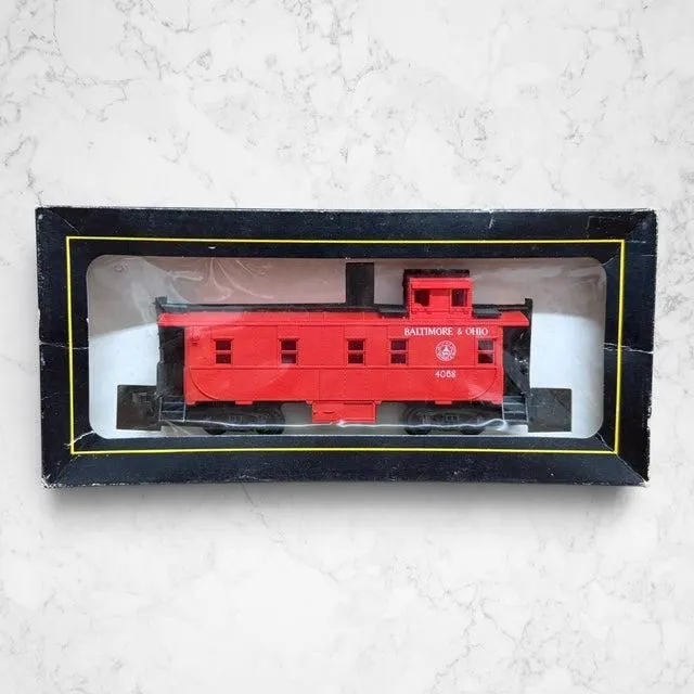#1447 Parkway P113 HO Scale Baltimore & Ohio B&O Caboose #4068 Vintage Boxed