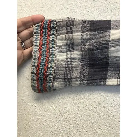 Listing Image Blurred Background