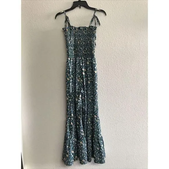 Listing Image Blurred Background